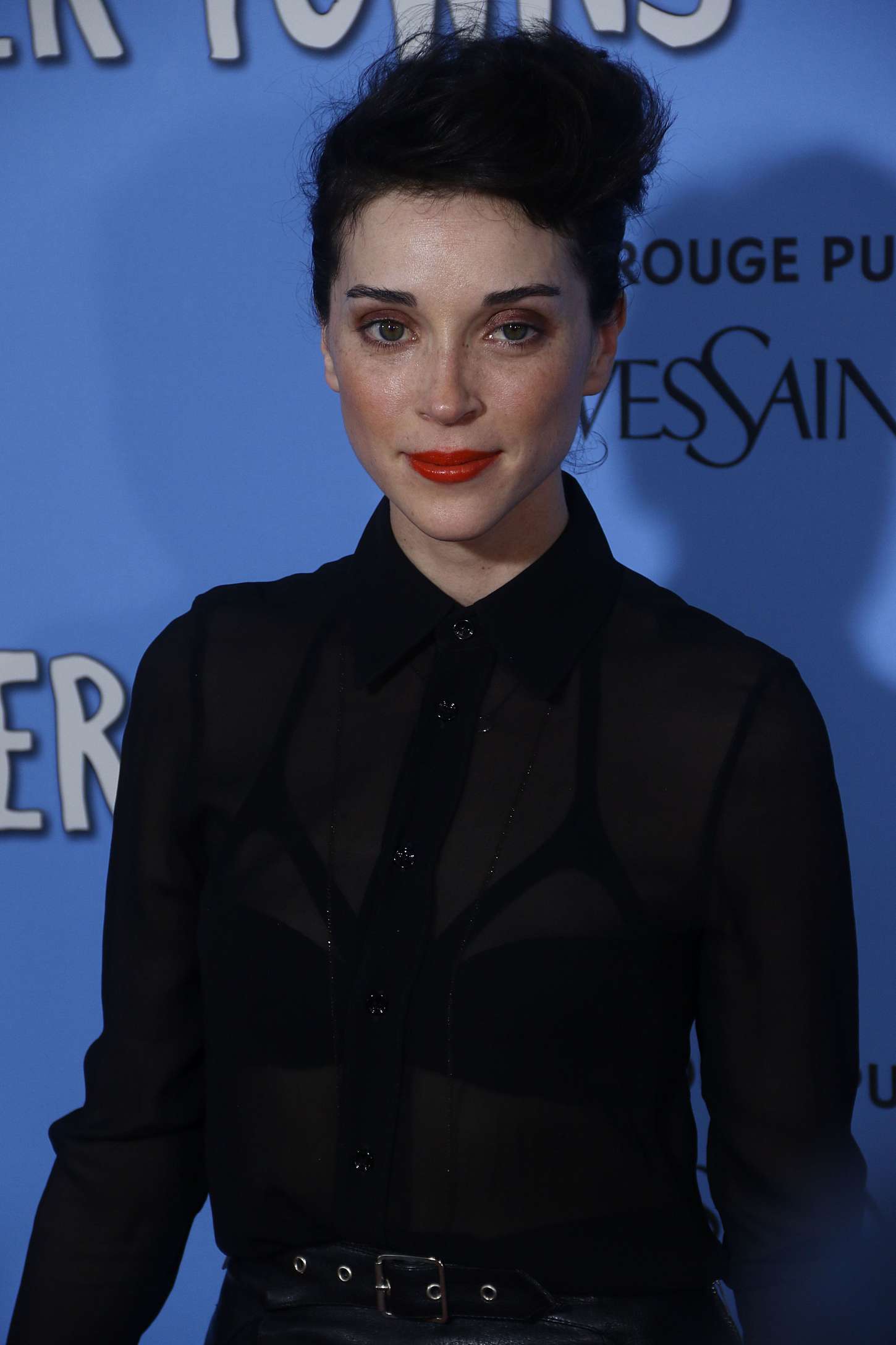 Annie Clark attends Paper Towns Premiere