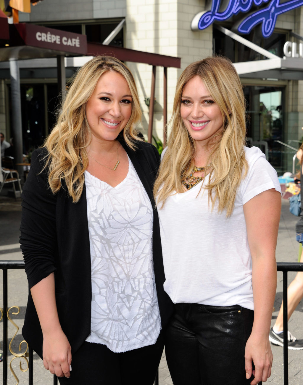 Hilary & Haylie Duff visit Extra at Universal Studios