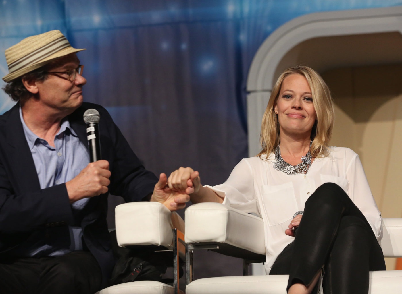 Jeri Ryan attends 14th Annual Official Star Trek Convention