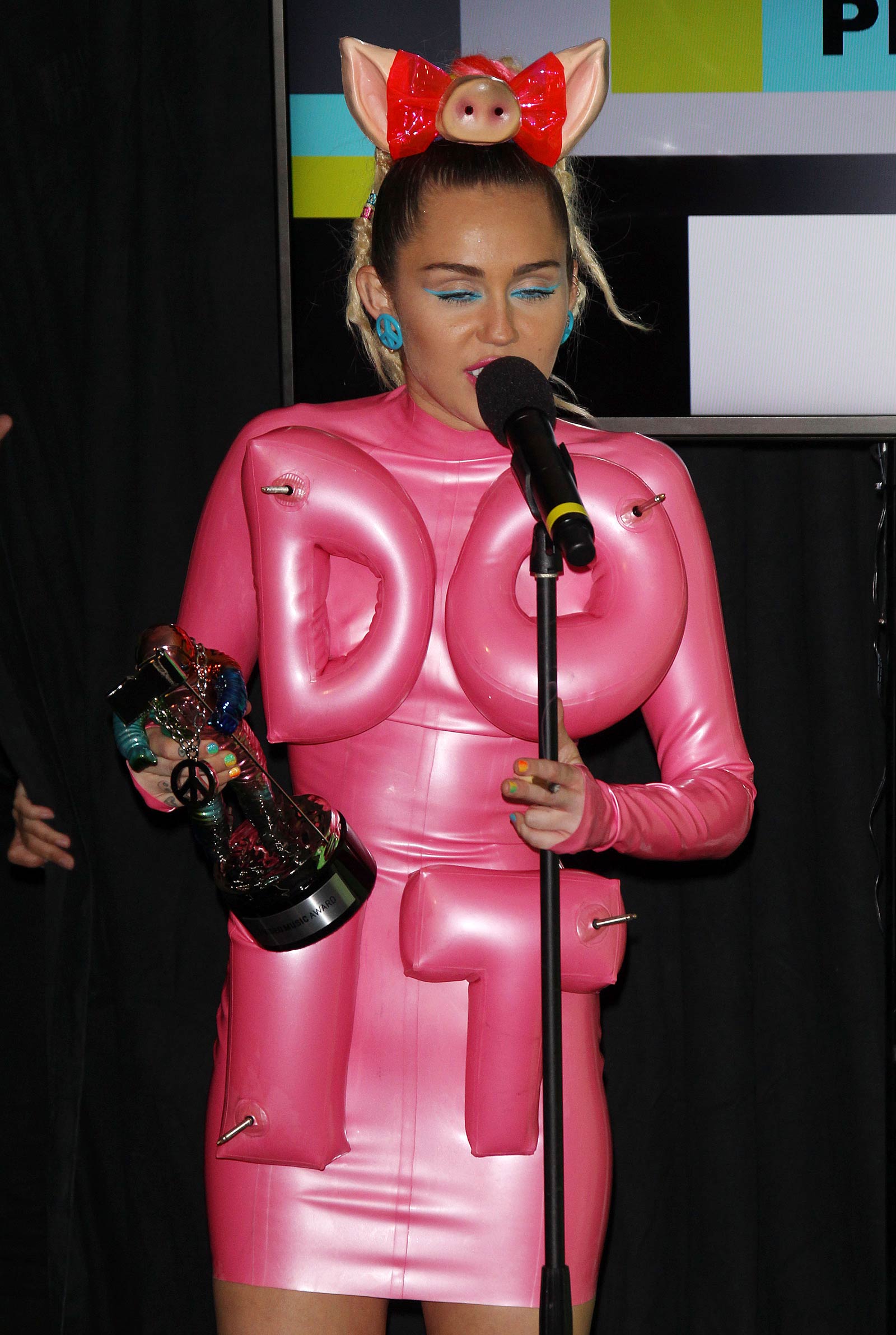 Miley Cyrus at the 2015 MTV Video Music Awards
