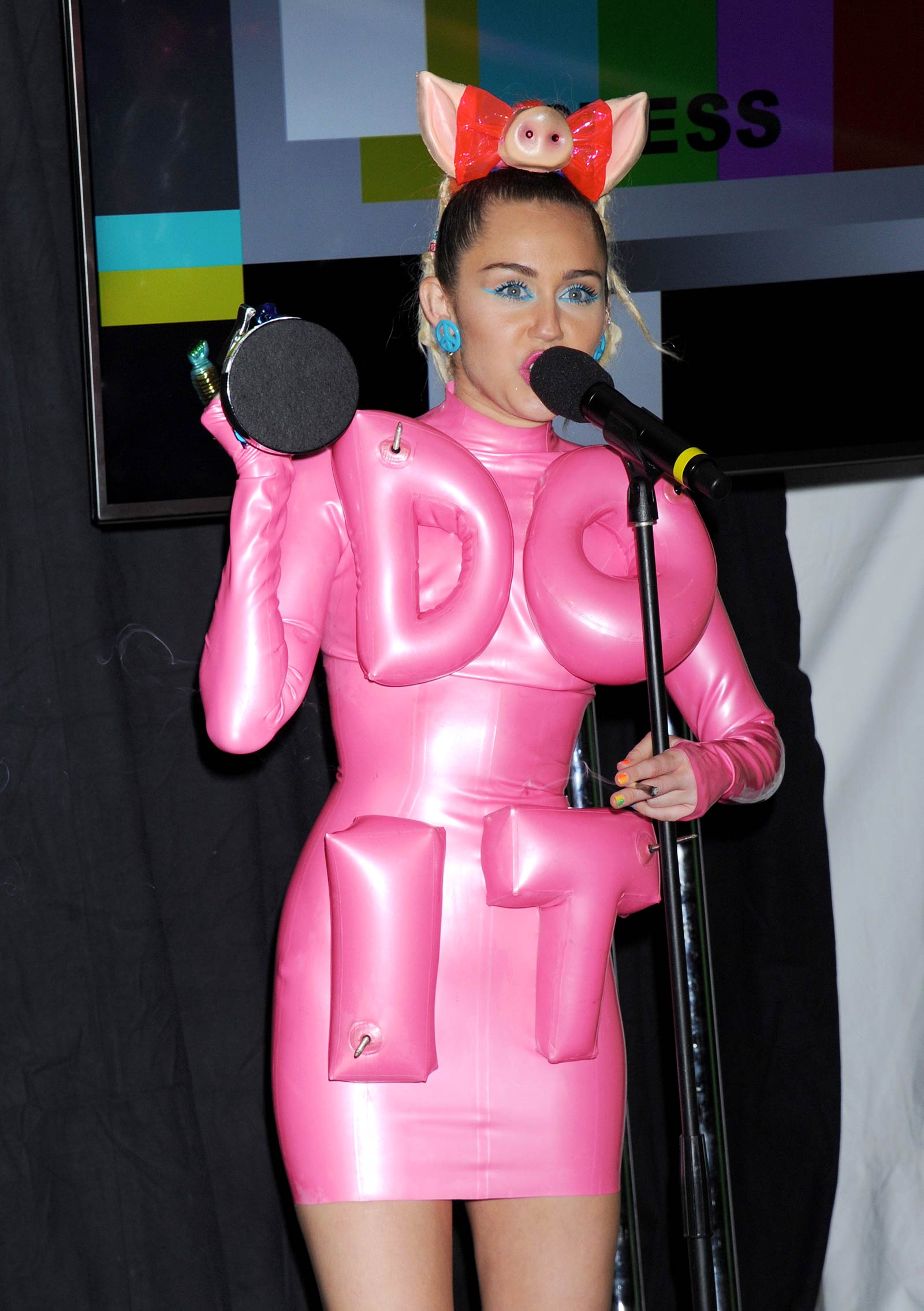 Miley Cyrus at the 2015 MTV Video Music Awards