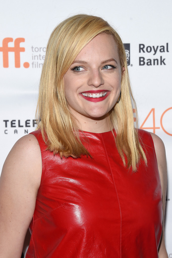 Elisabeth Moss attends the High-Rise premiere