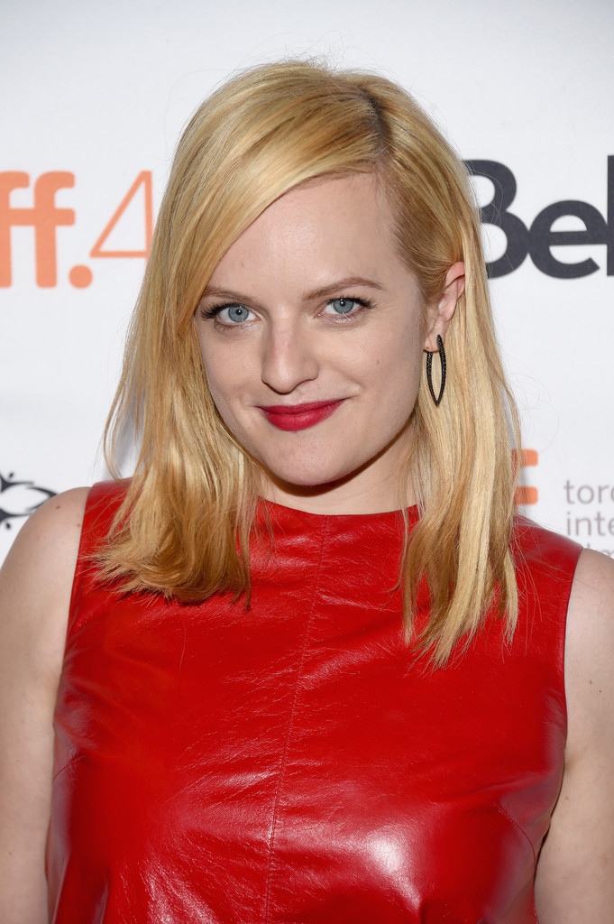 Elisabeth Moss attends the High-Rise premiere