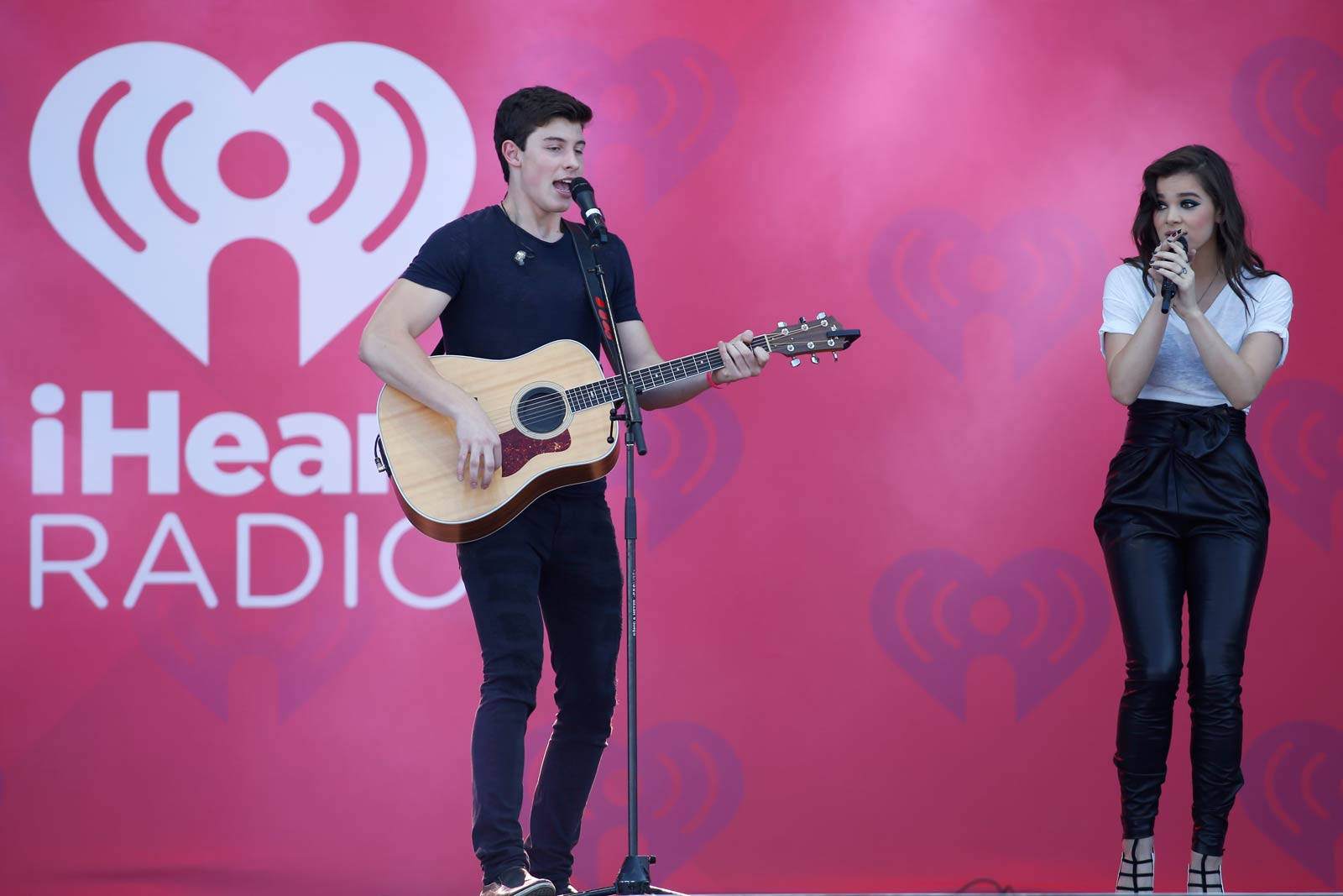 Hailee Steinfeld performs at 2015 iHeartRadio Music Festival