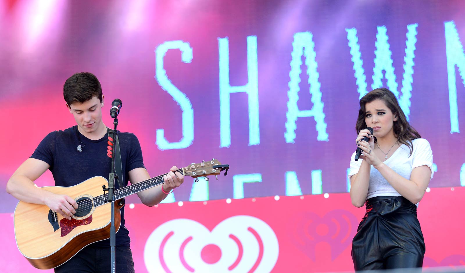 Hailee Steinfeld performs at 2015 iHeartRadio Music Festival