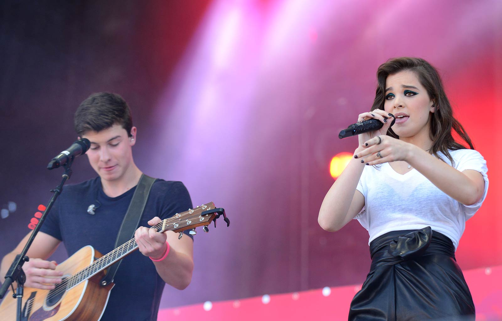 Hailee Steinfeld performs at 2015 iHeartRadio Music Festival