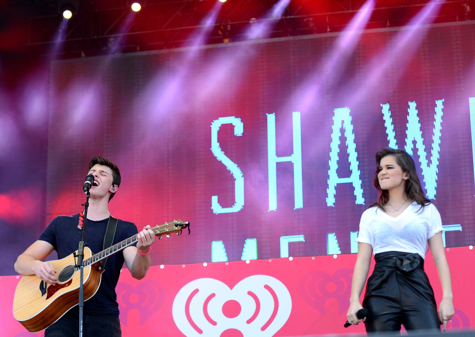 Hailee Steinfeld performs at 2015 iHeartRadio Music Festival