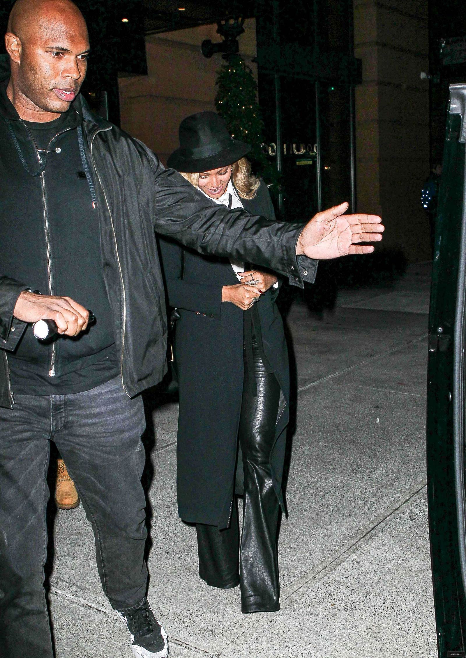 Beyonce leaving Del Posto Restaurant