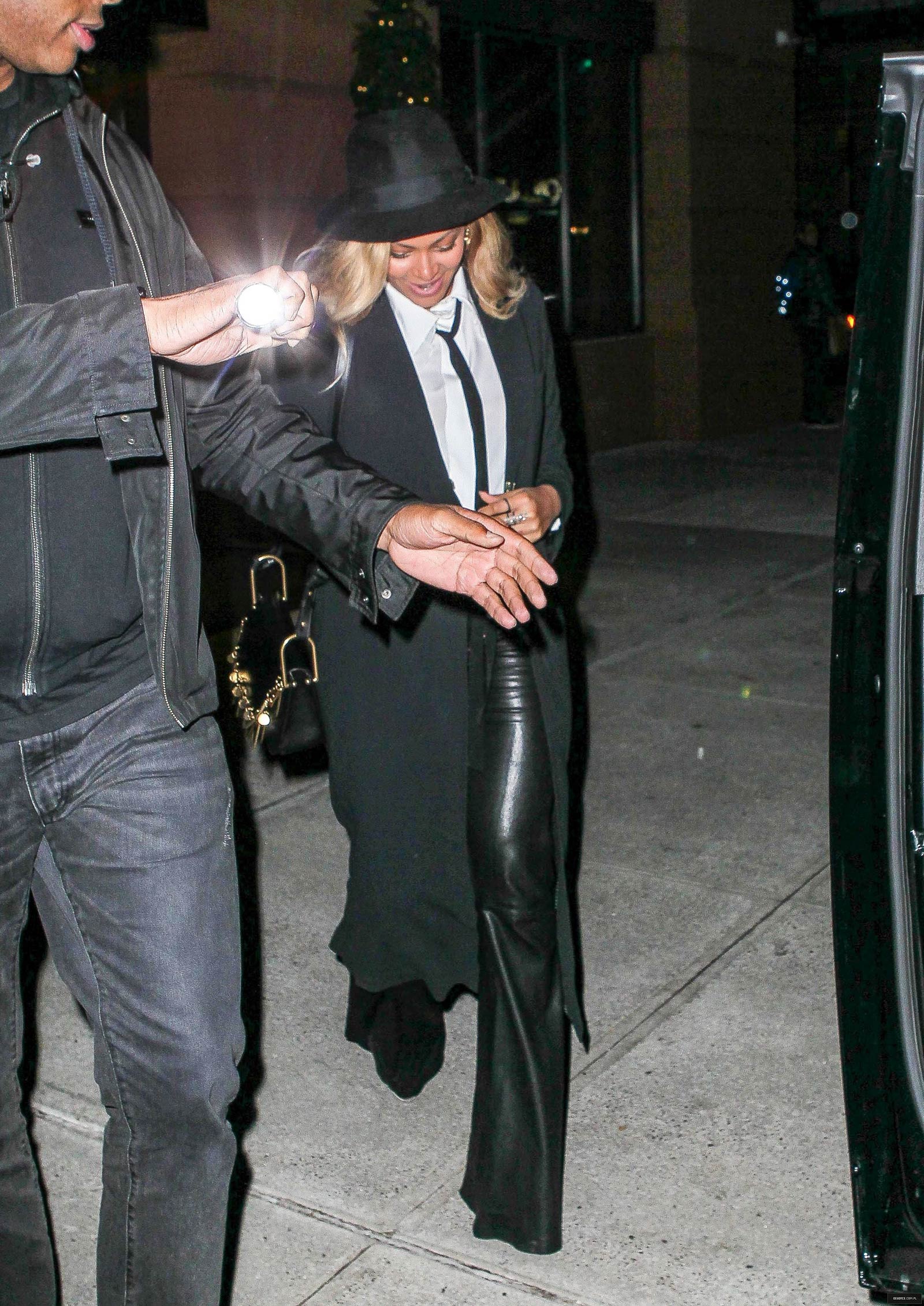 Beyonce leaving Del Posto Restaurant