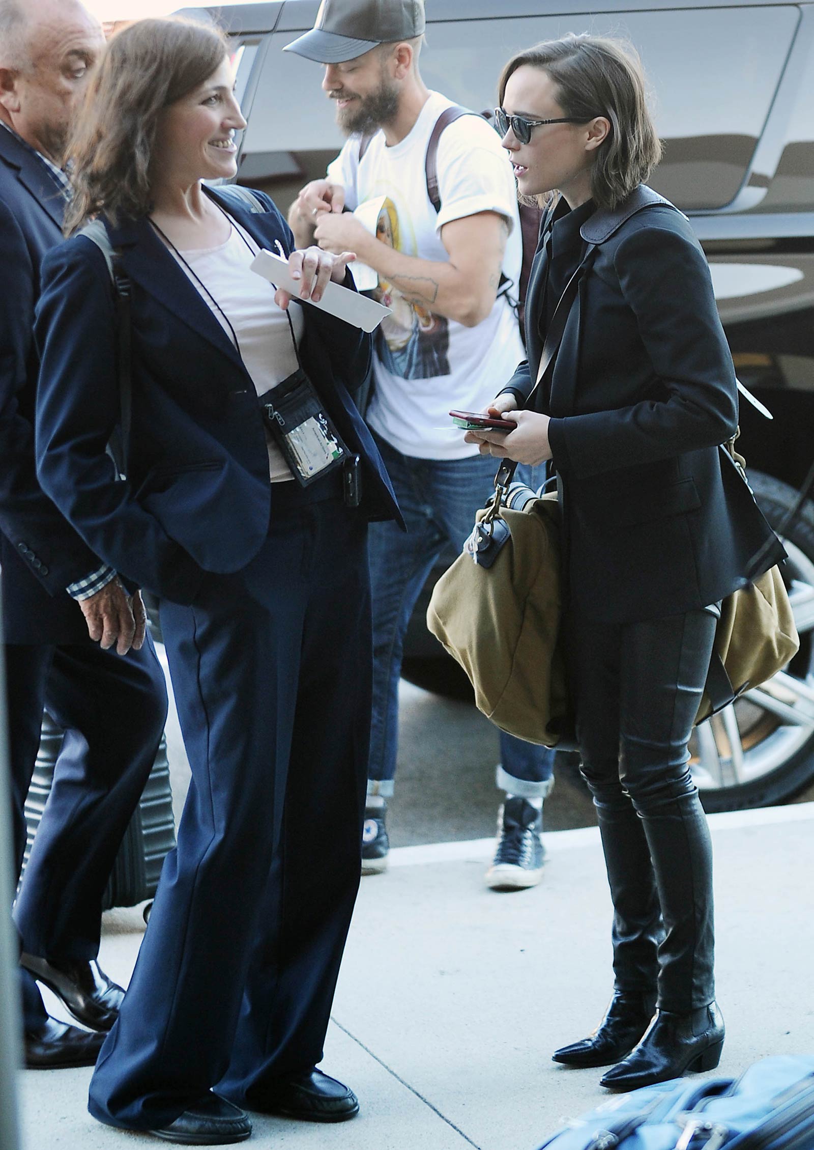 Ellen Page catching a flight to San Francisco