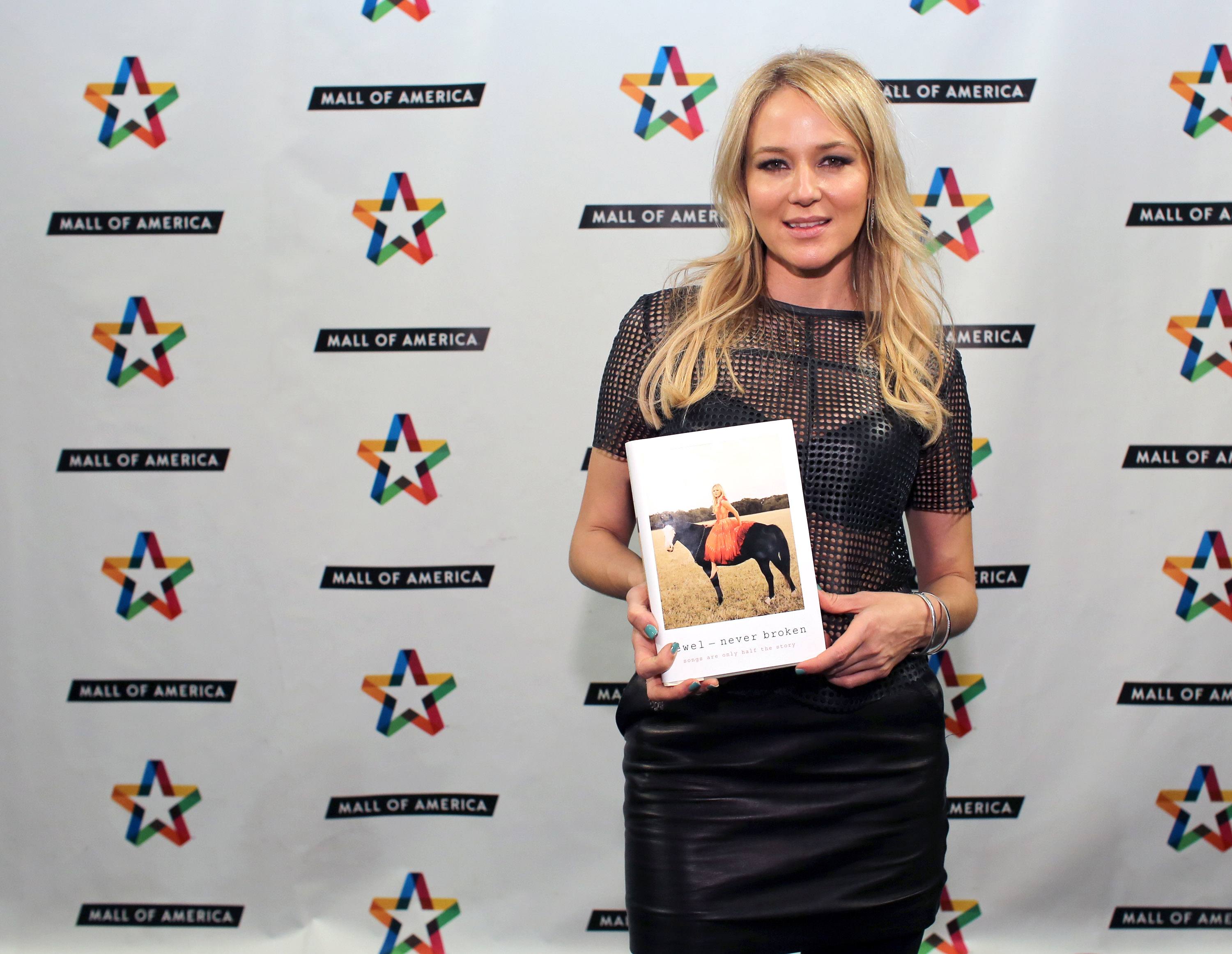 Jewel Kilcher performs and greet with fans at Mall of America