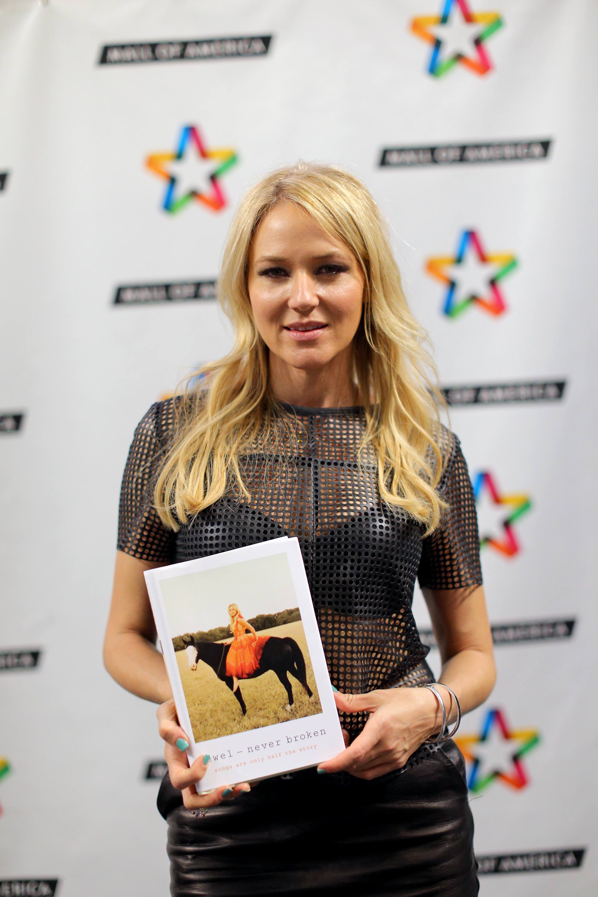 Jewel Kilcher performs and greet with fans at Mall of America