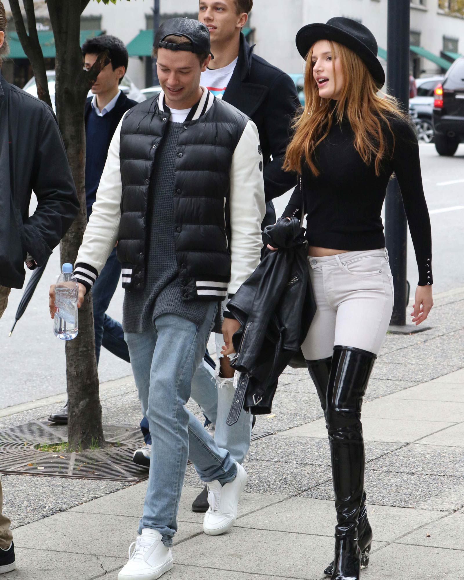 Bella Thorne out in Vancouver