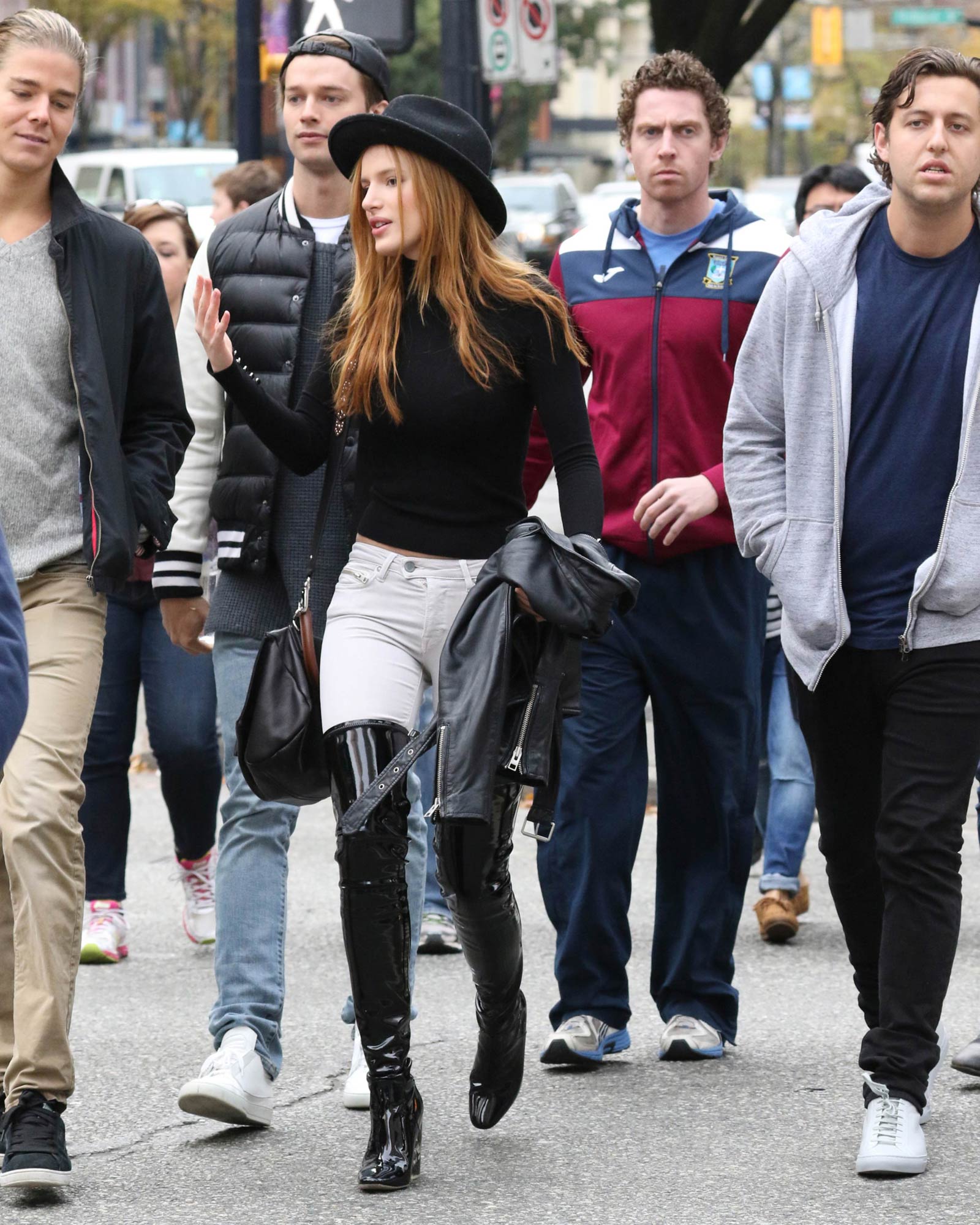 Bella Thorne out in Vancouver