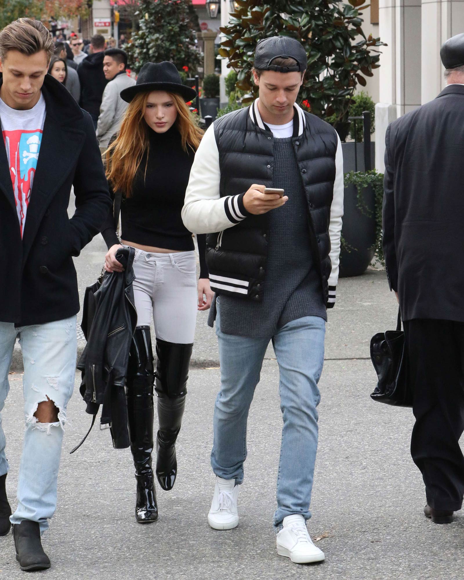 Bella Thorne out in Vancouver