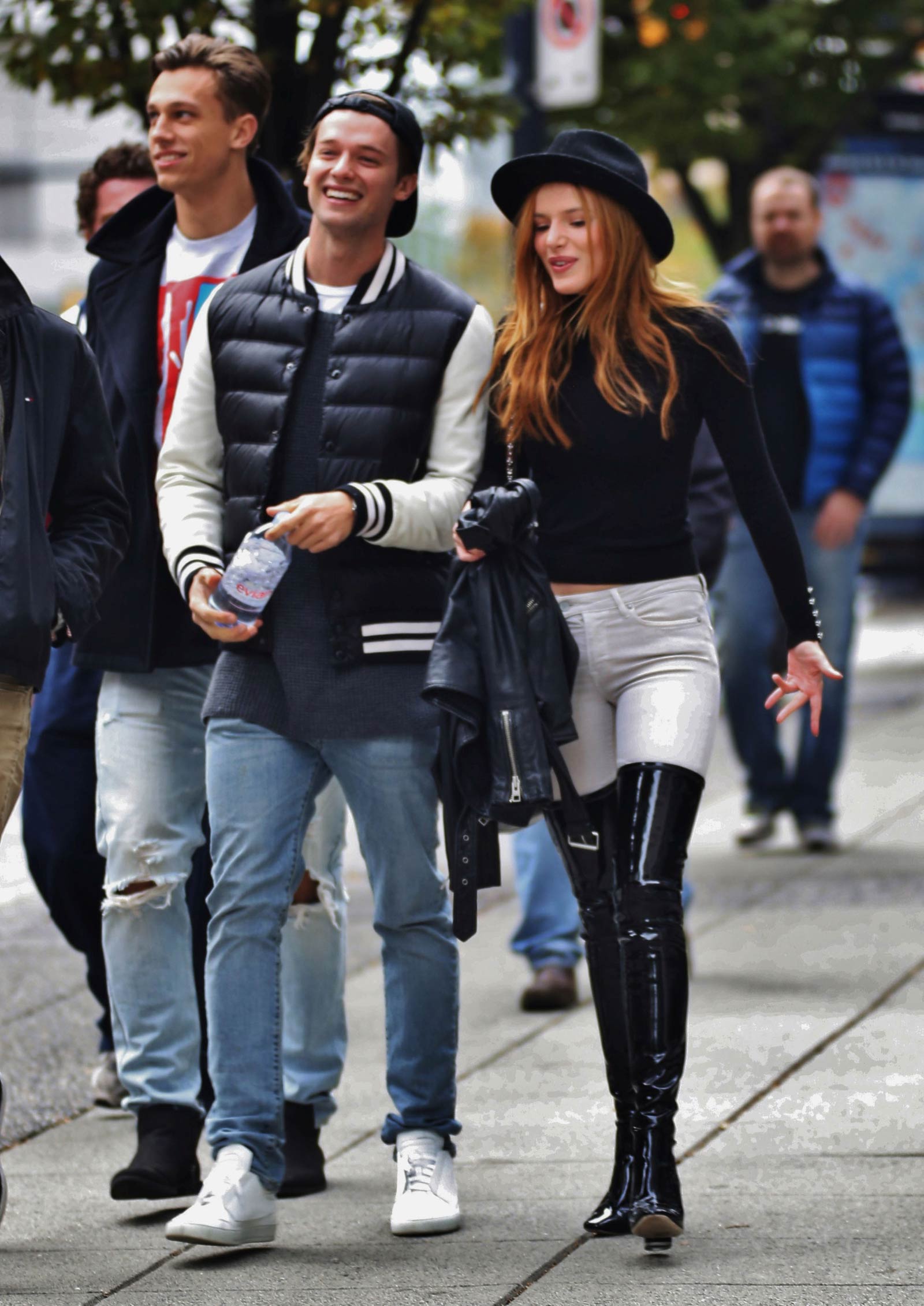 Bella Thorne out in Vancouver