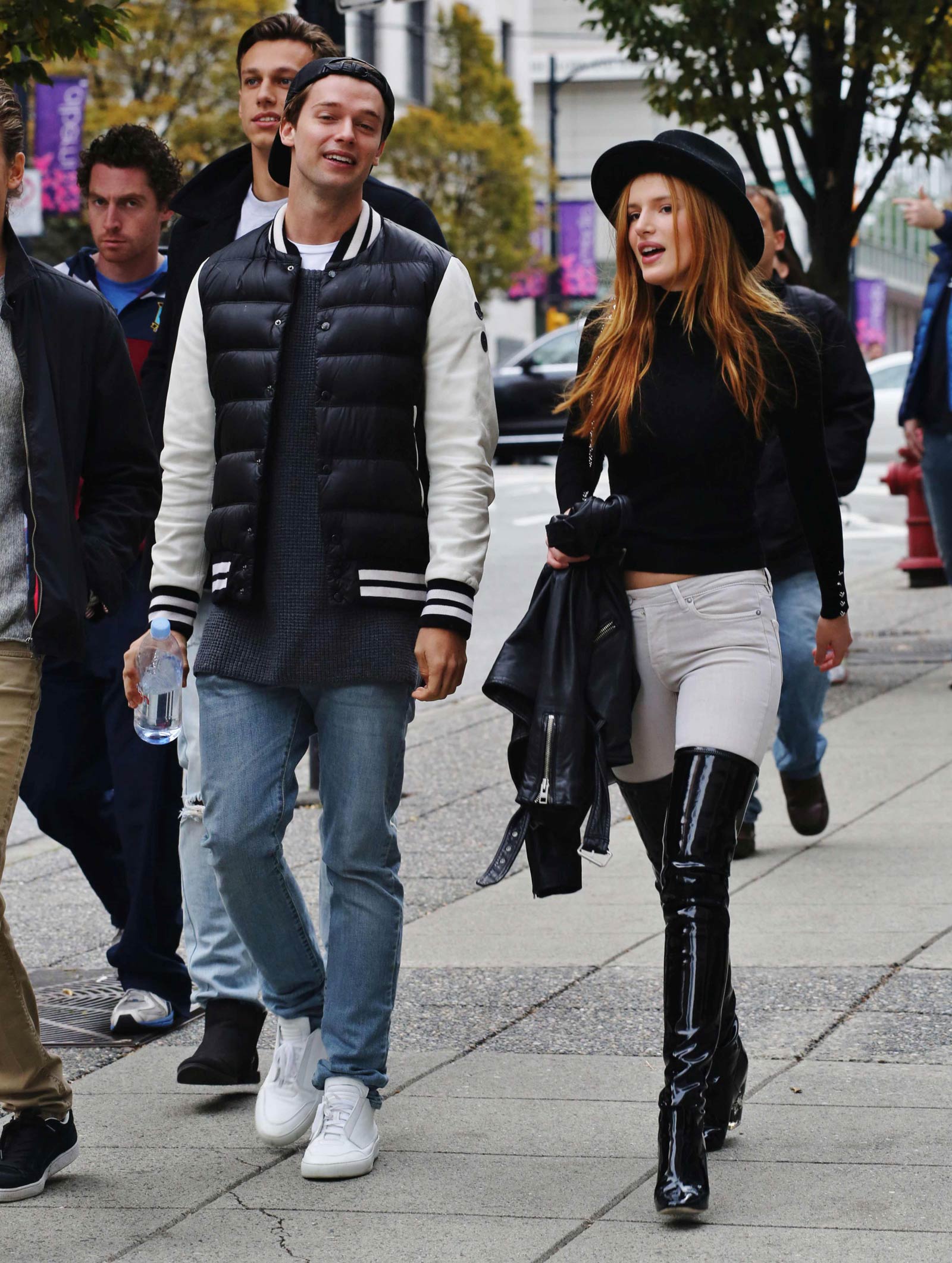 Bella Thorne out in Vancouver