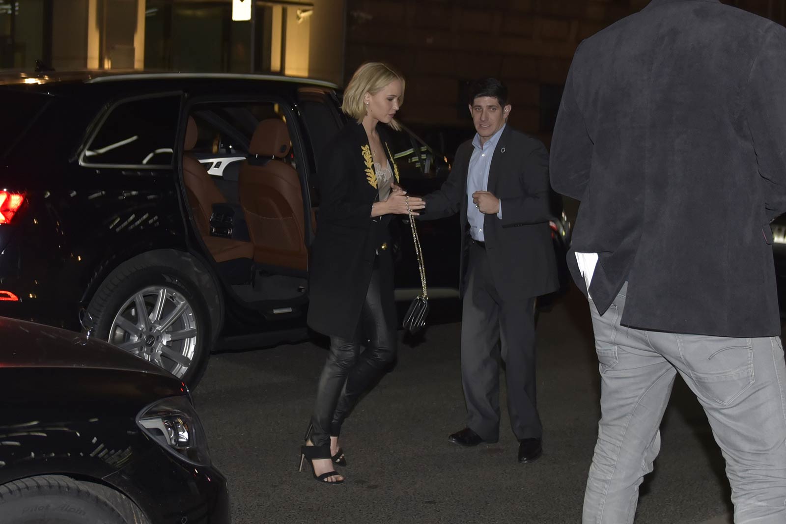 Jennifer Lawrence arriving at Borchardt Restaurant