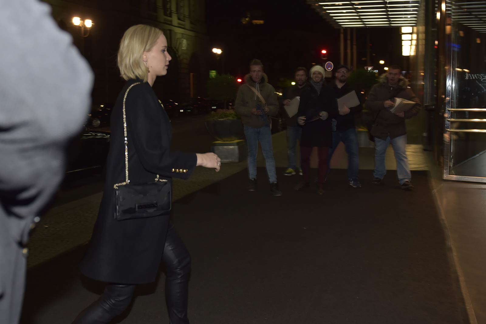 Jennifer Lawrence arriving at Borchardt Restaurant