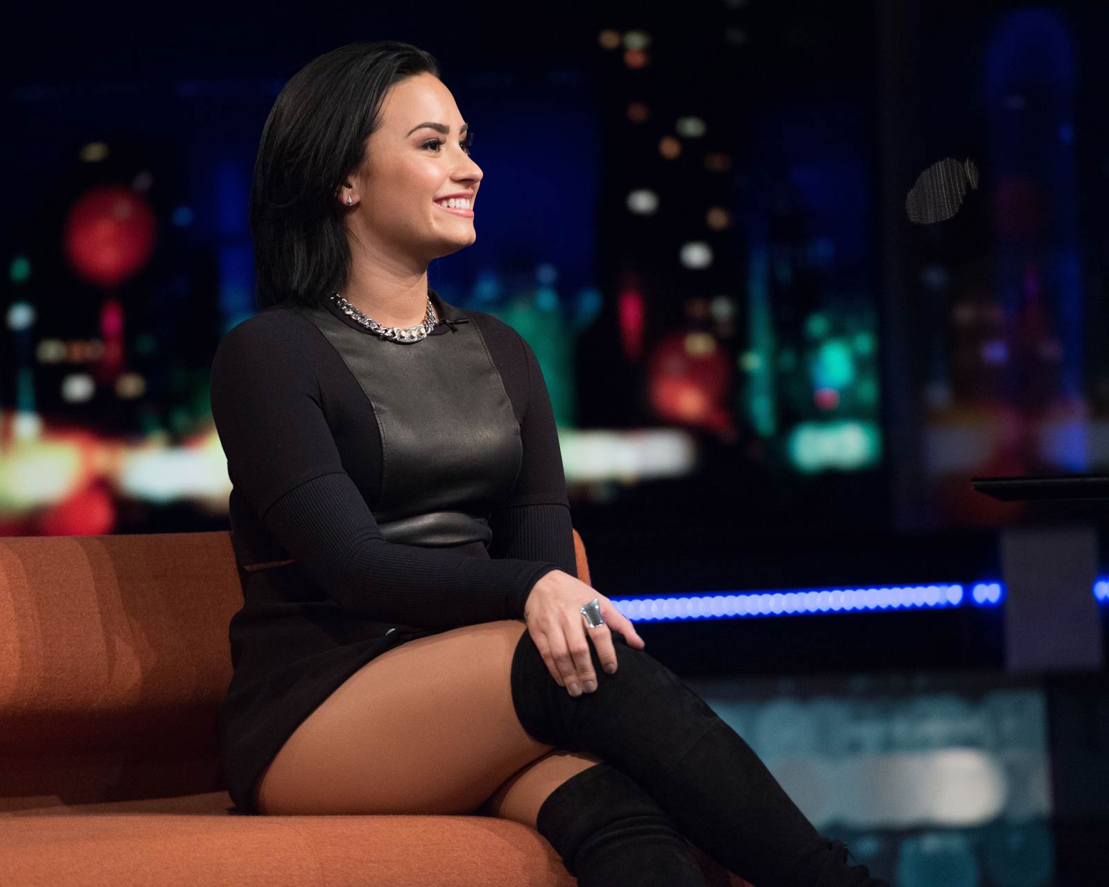 Demi Lovato on the Talk Show at Senkveld