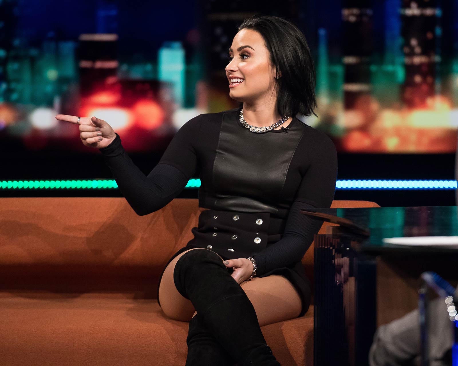 Demi Lovato on the Talk Show at Senkveld