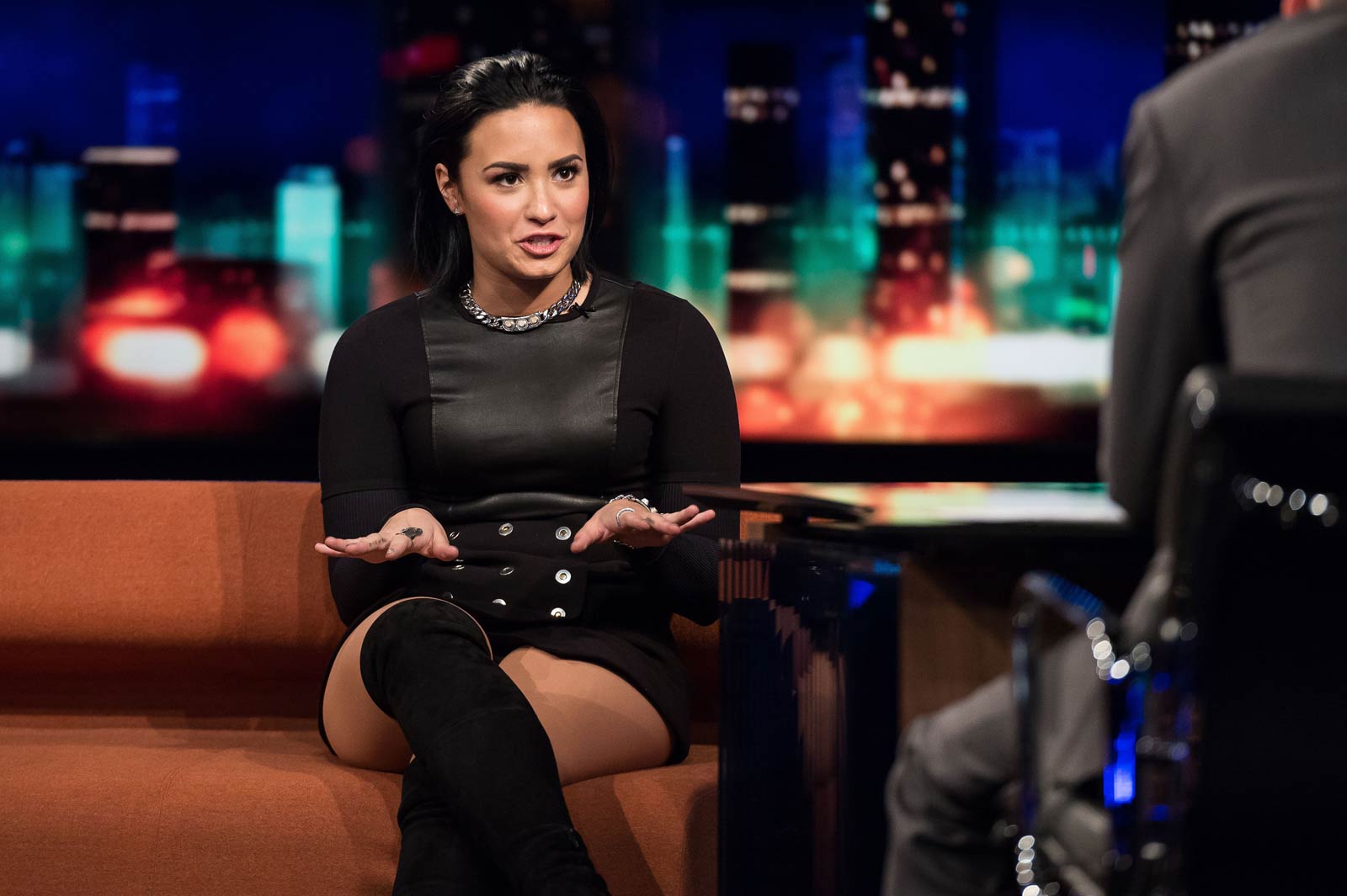 Demi Lovato on the Talk Show at Senkveld