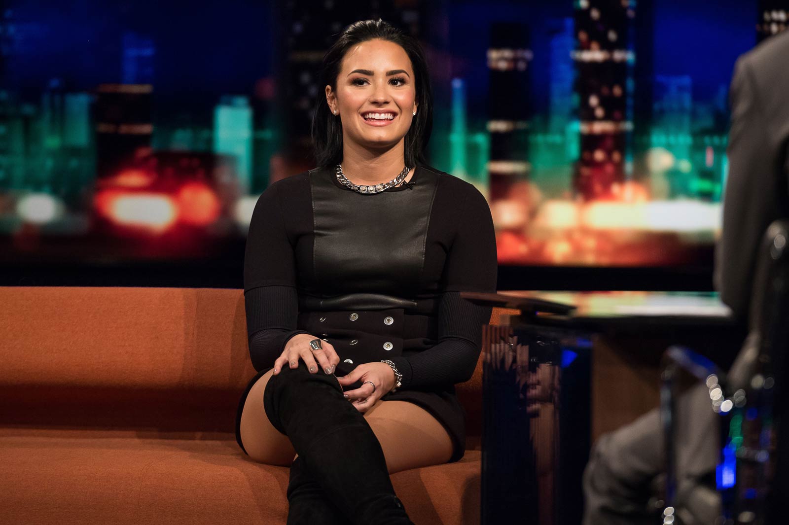 Demi Lovato on the Talk Show at Senkveld