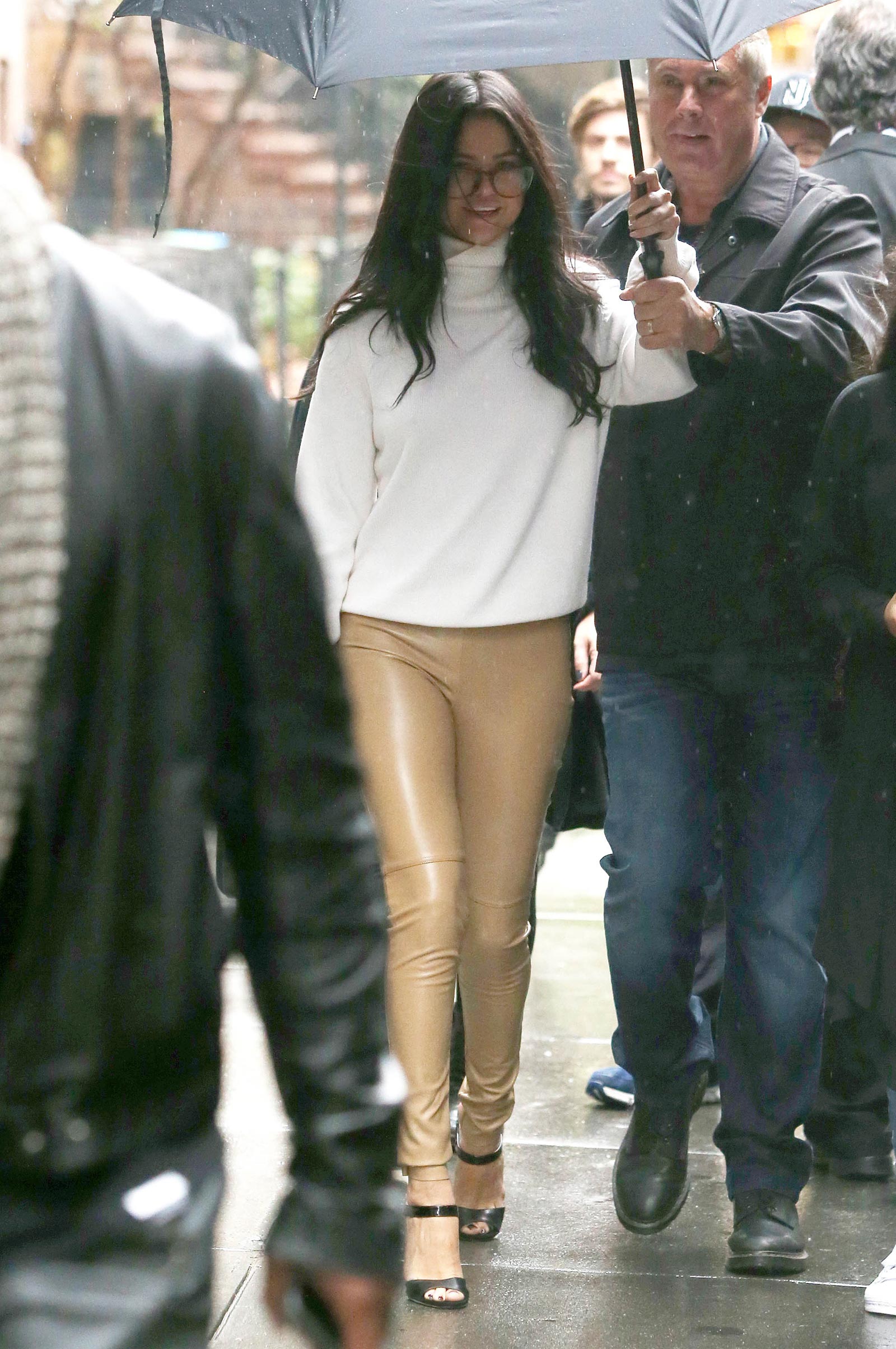 Selena Gomez Leaving The Victoria’s Secret Show Rehearsals