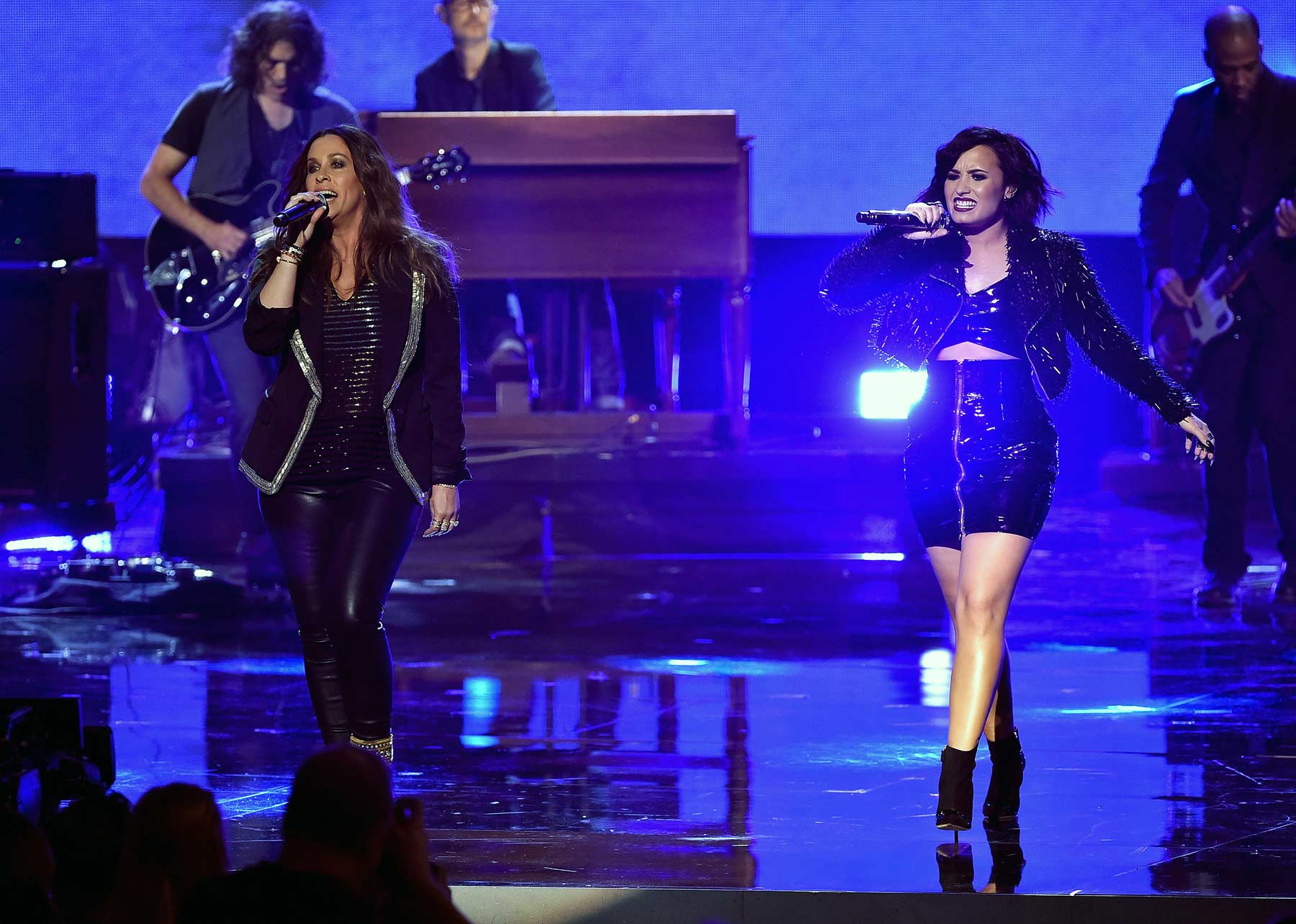 Demi Lovato & Alanis Morissette at 2015 American Music Awards