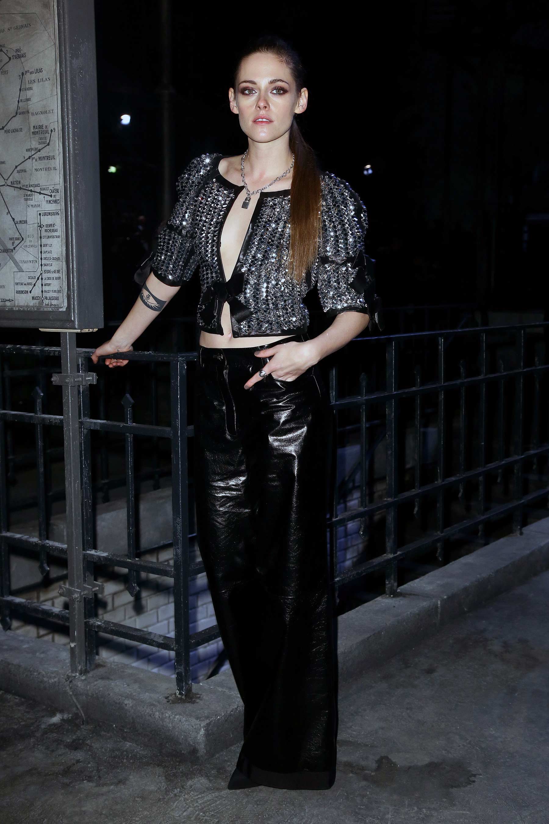 Kristen Stewart attends the Chanel Metiers d’Art 2015/16 Fashion Show