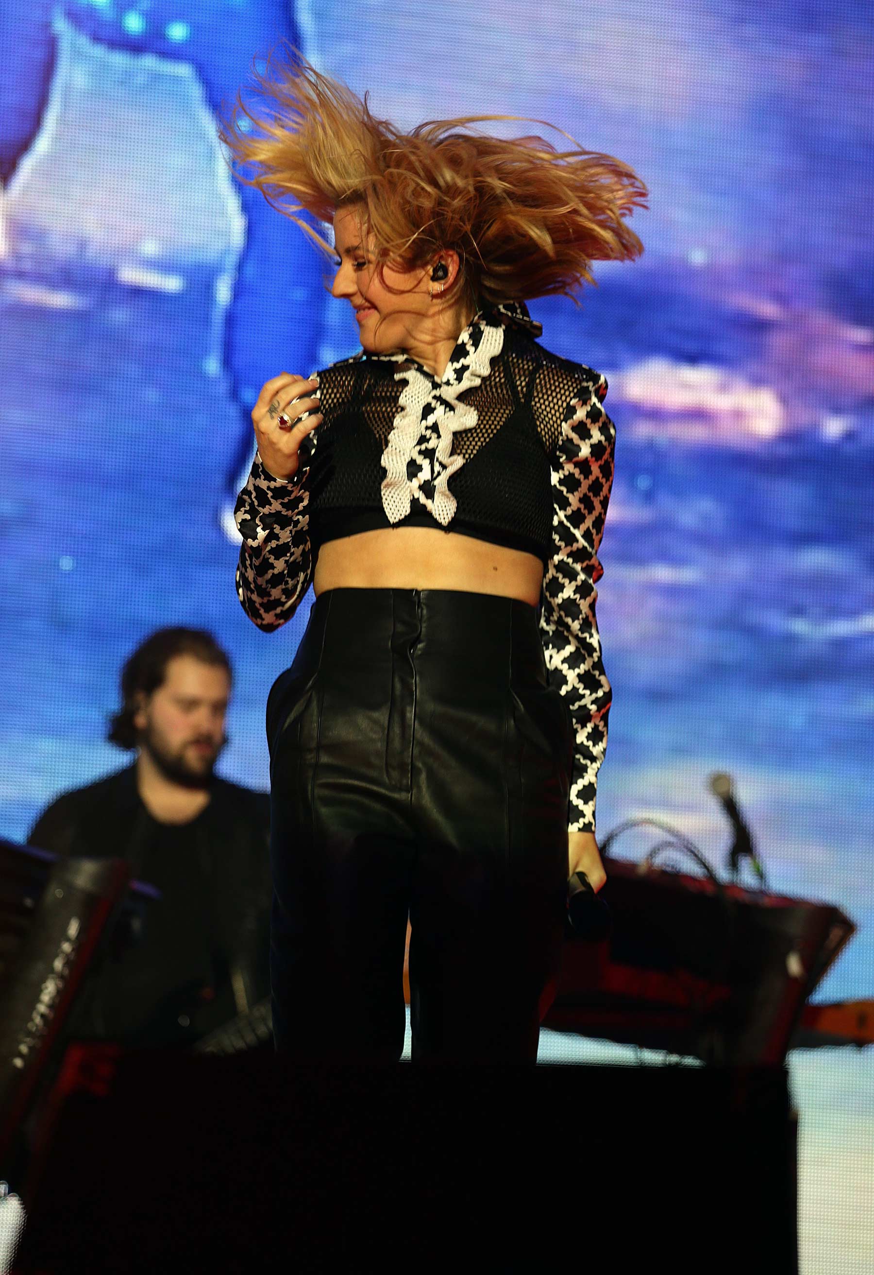 Ellie Goulding performs at Jingle Bell Ball 2015