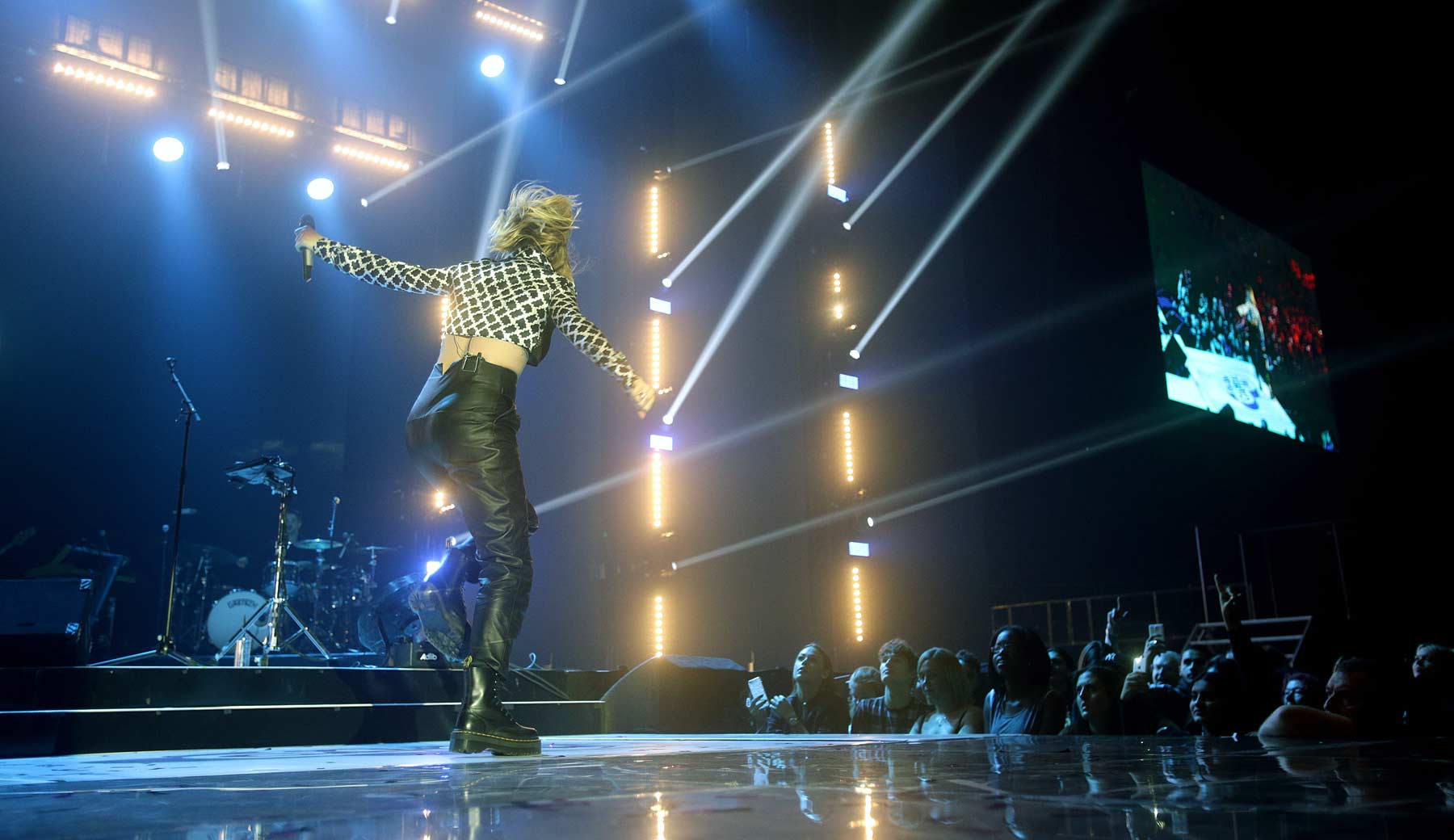 Ellie Goulding performs at Jingle Bell Ball 2015