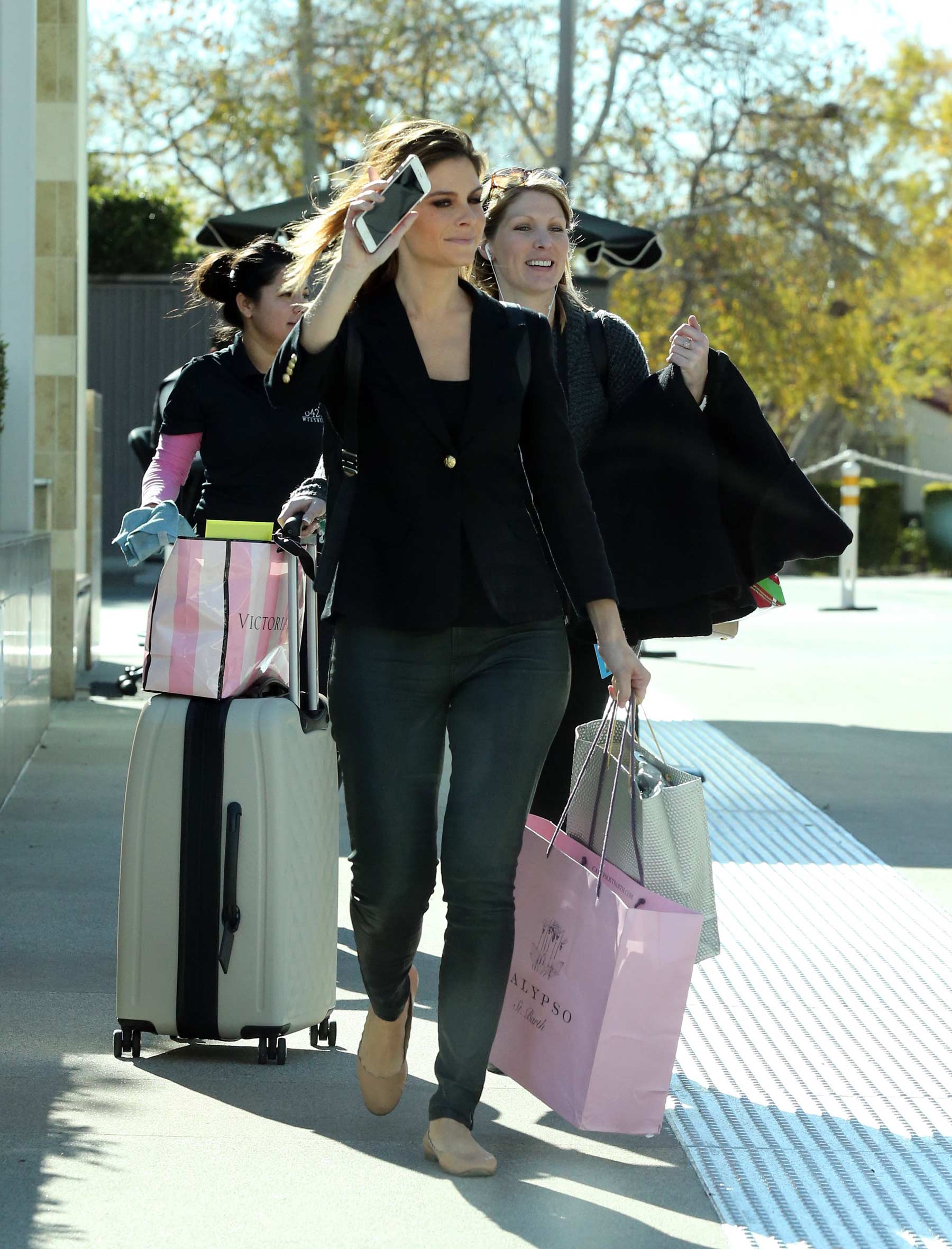 Maria Menounos shopping in LA