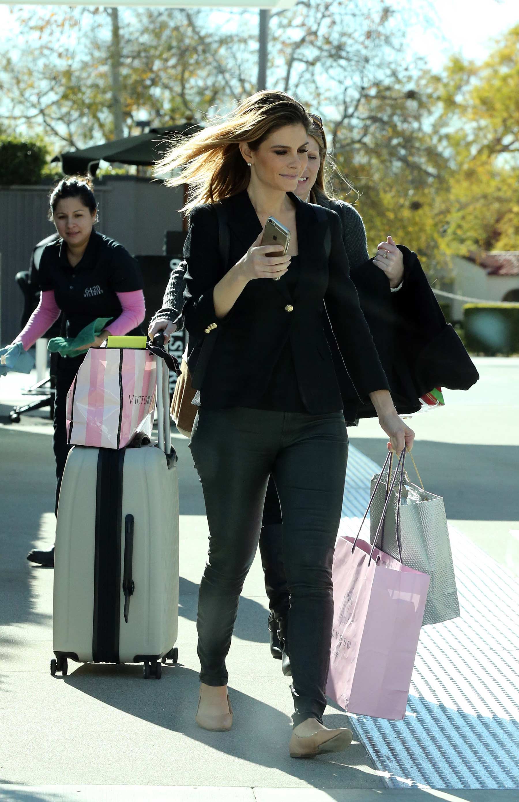 Maria Menounos shopping in LA