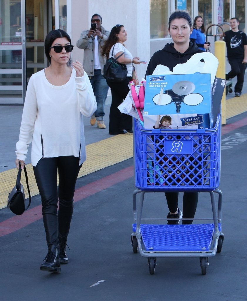 Kourtney Kardashian stops by Toys R Us