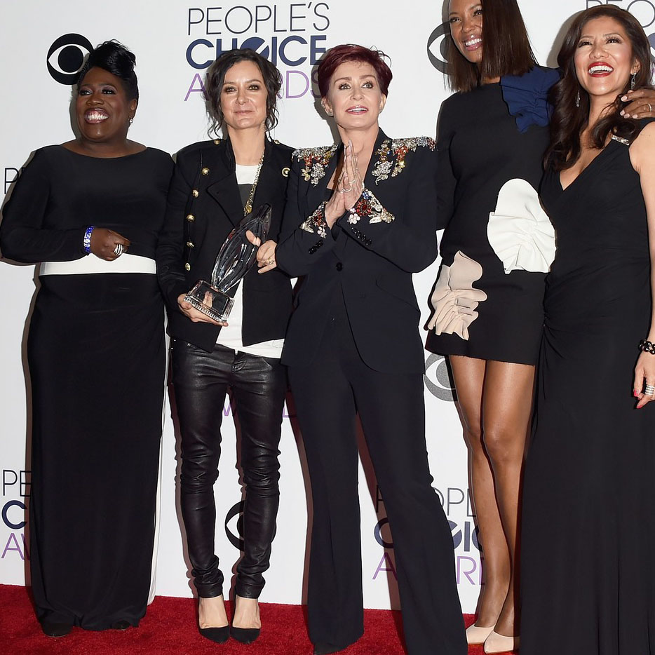 Sara Gilbert pose in the press room at the 2016 People’s Choice Awards