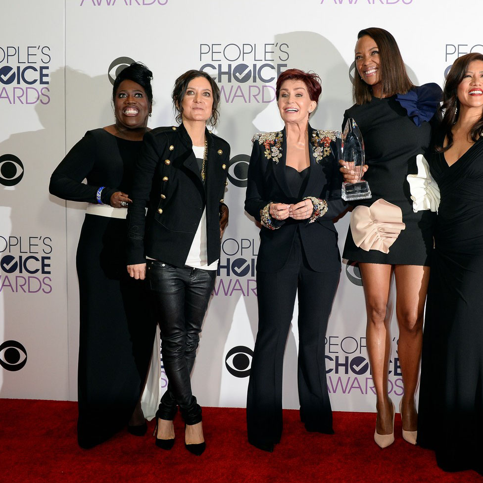 Sara Gilbert pose in the press room at the 2016 People’s Choice Awards
