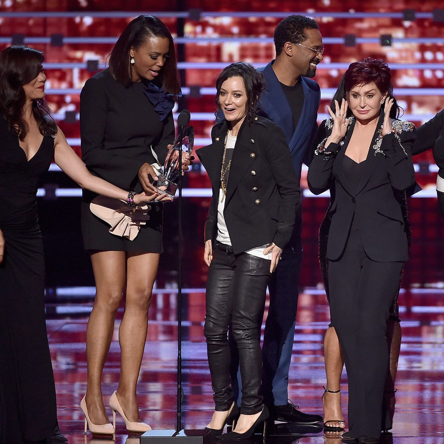 Sara Gilbert pose in the press room at the 2016 People’s Choice Awards