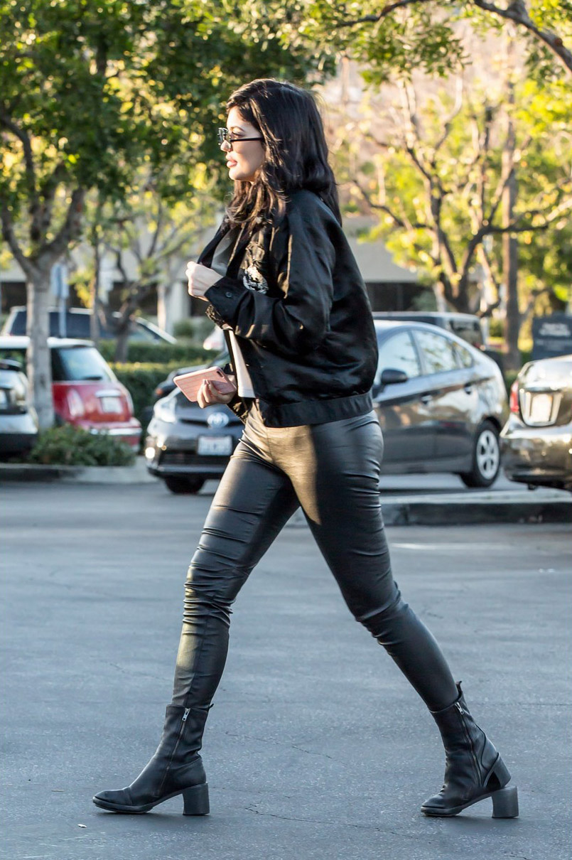 Kylie Jenner shopping in Calabasas