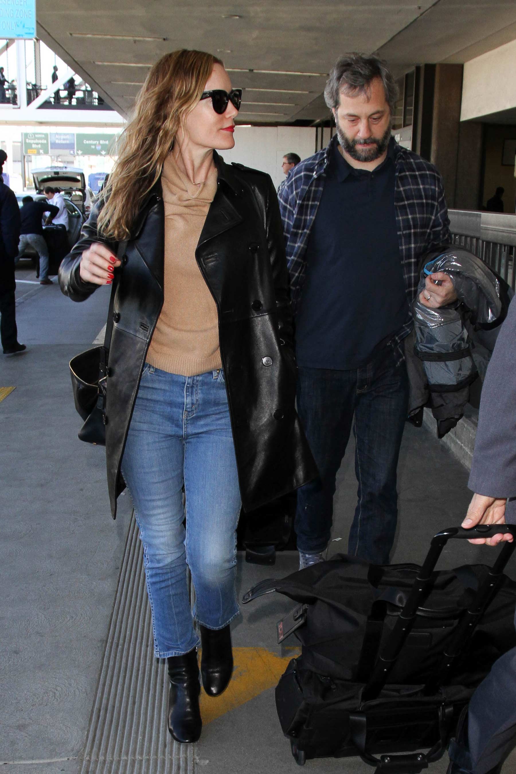 Leslie Mann at LAX