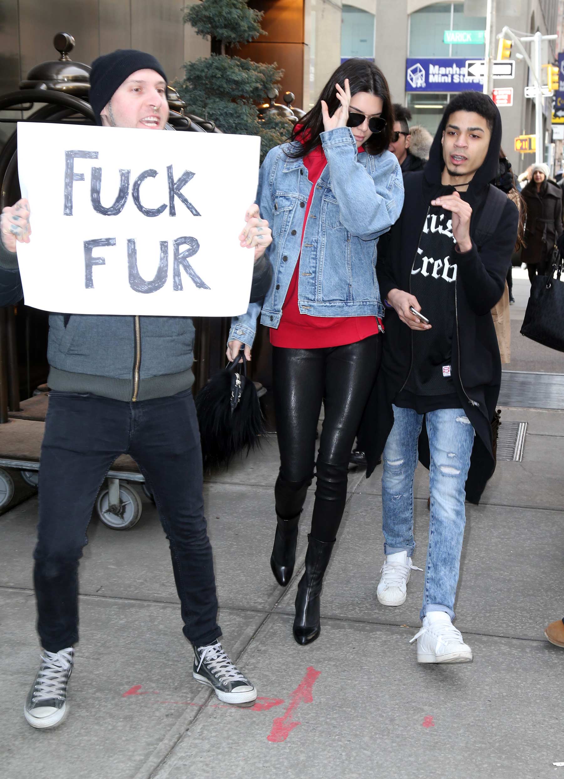 Kendall Jenner out for Lunch at Cipriani