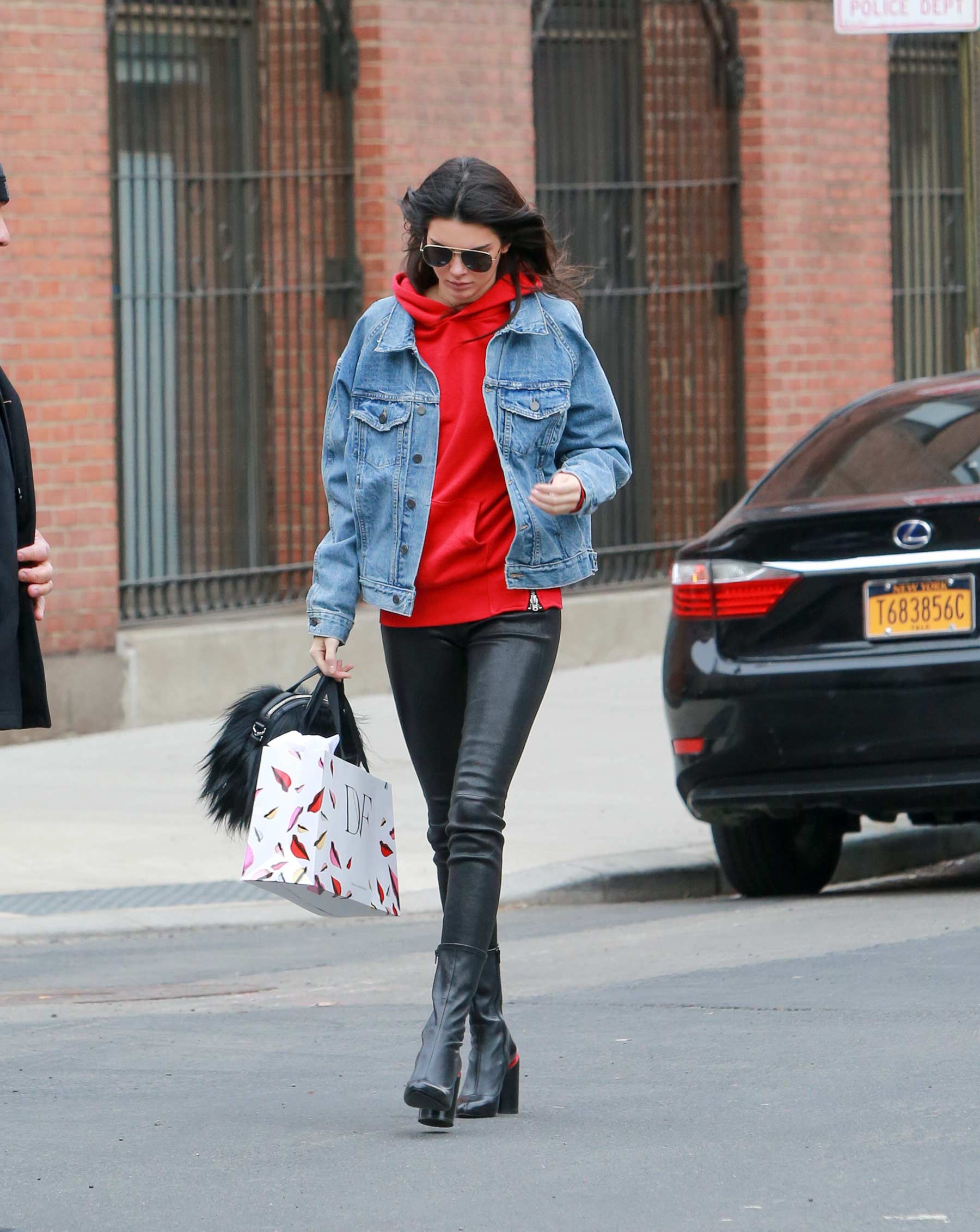 Kendall Jenner out for Lunch at Cipriani