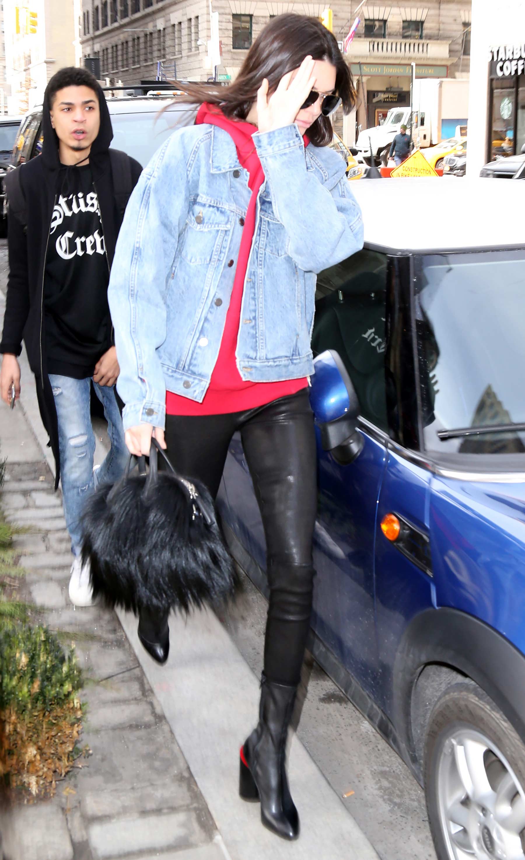 Kendall Jenner out for Lunch at Cipriani