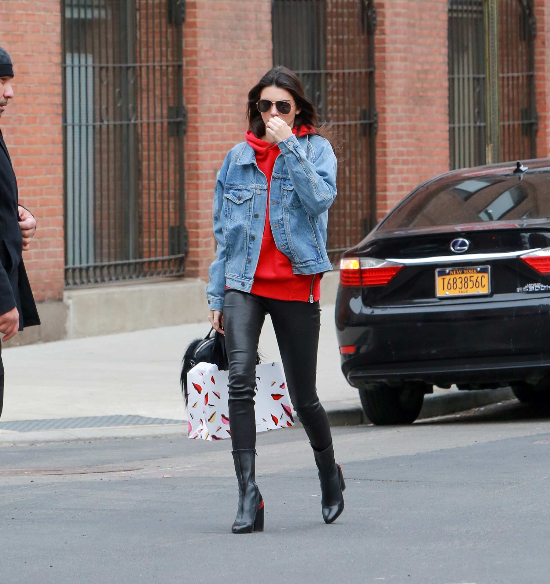 Kendall Jenner out for Lunch at Cipriani