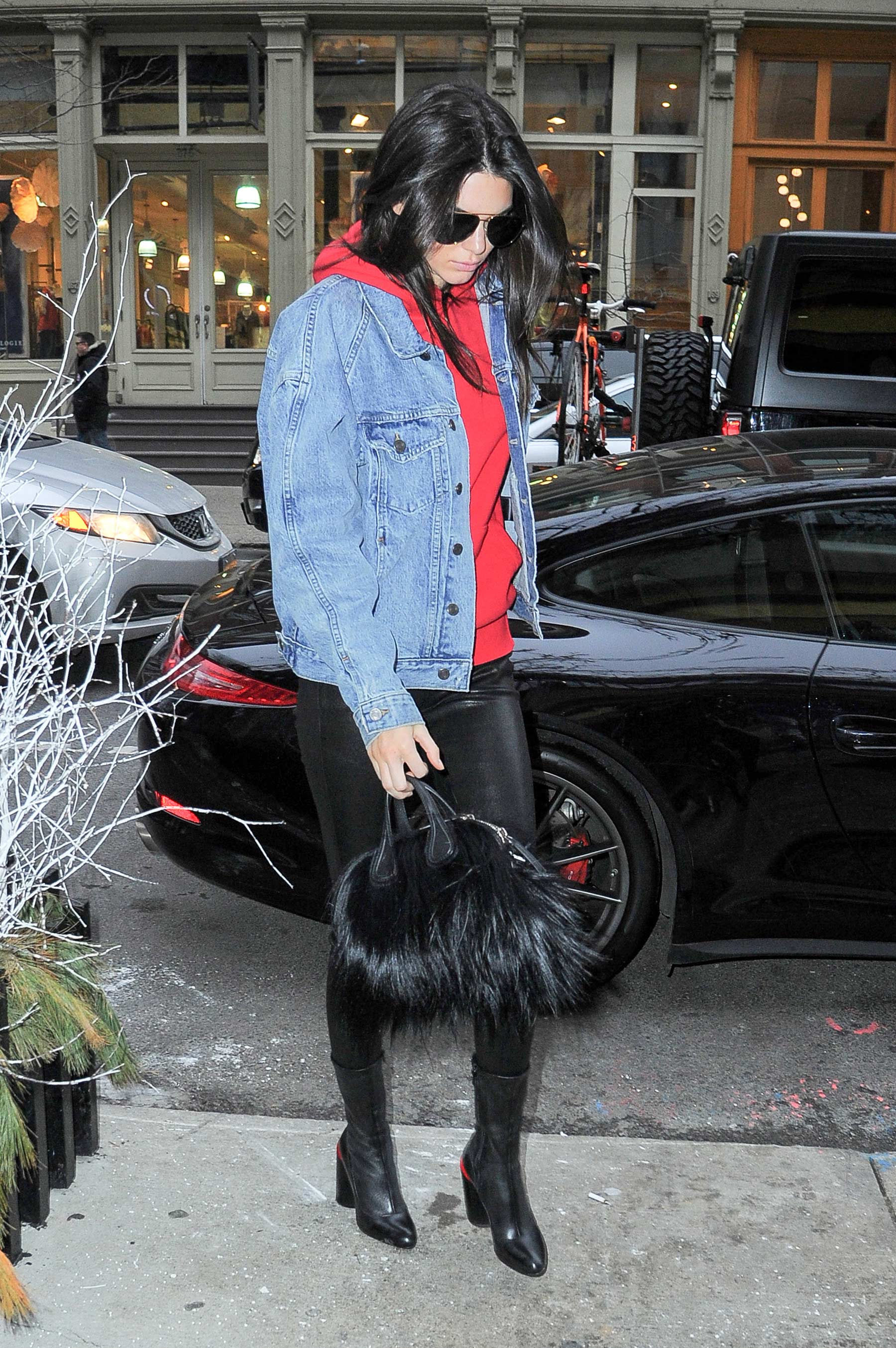 Kendall Jenner out for Lunch at Cipriani