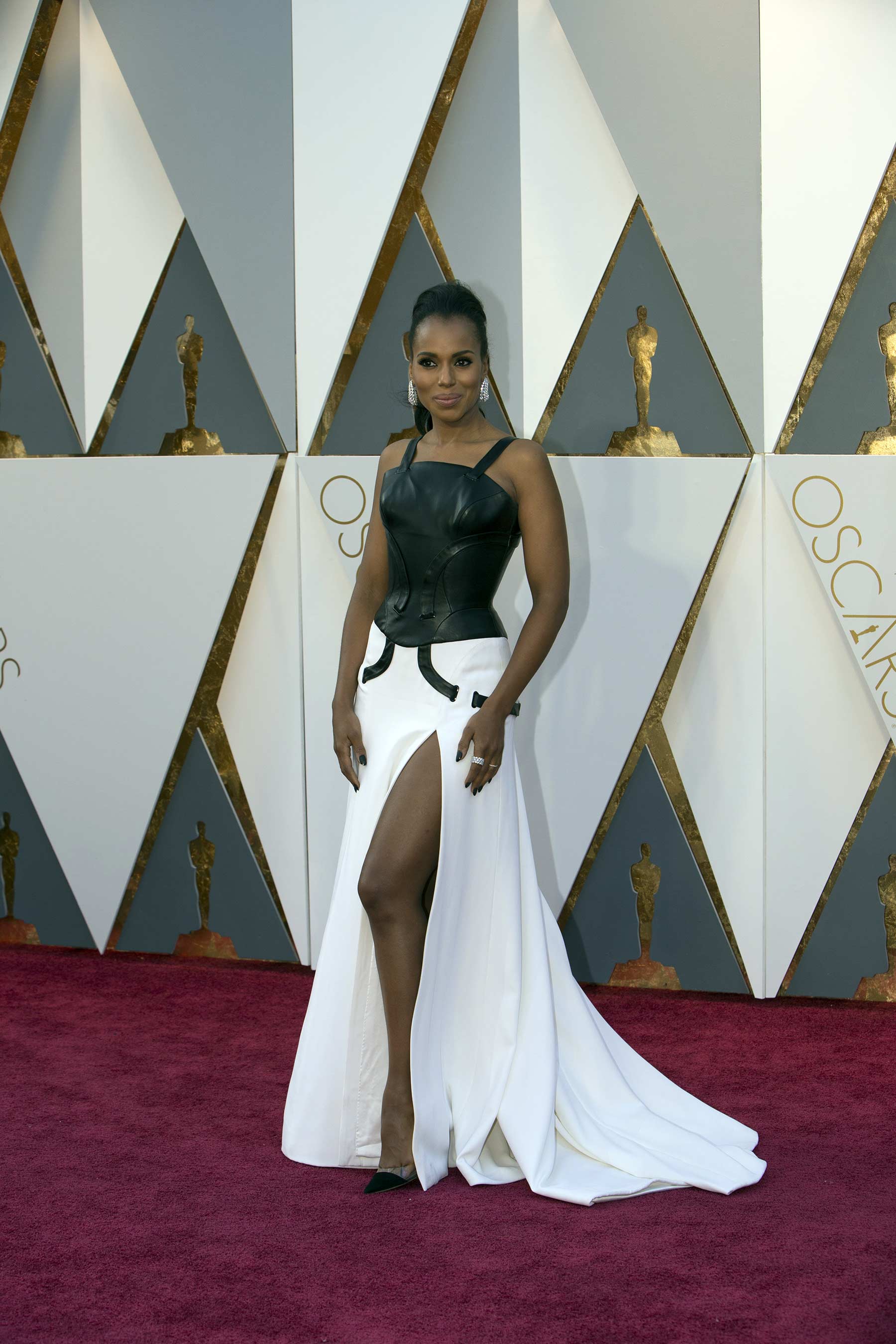 Kerry Washington attends 88th Annual Academy Awards