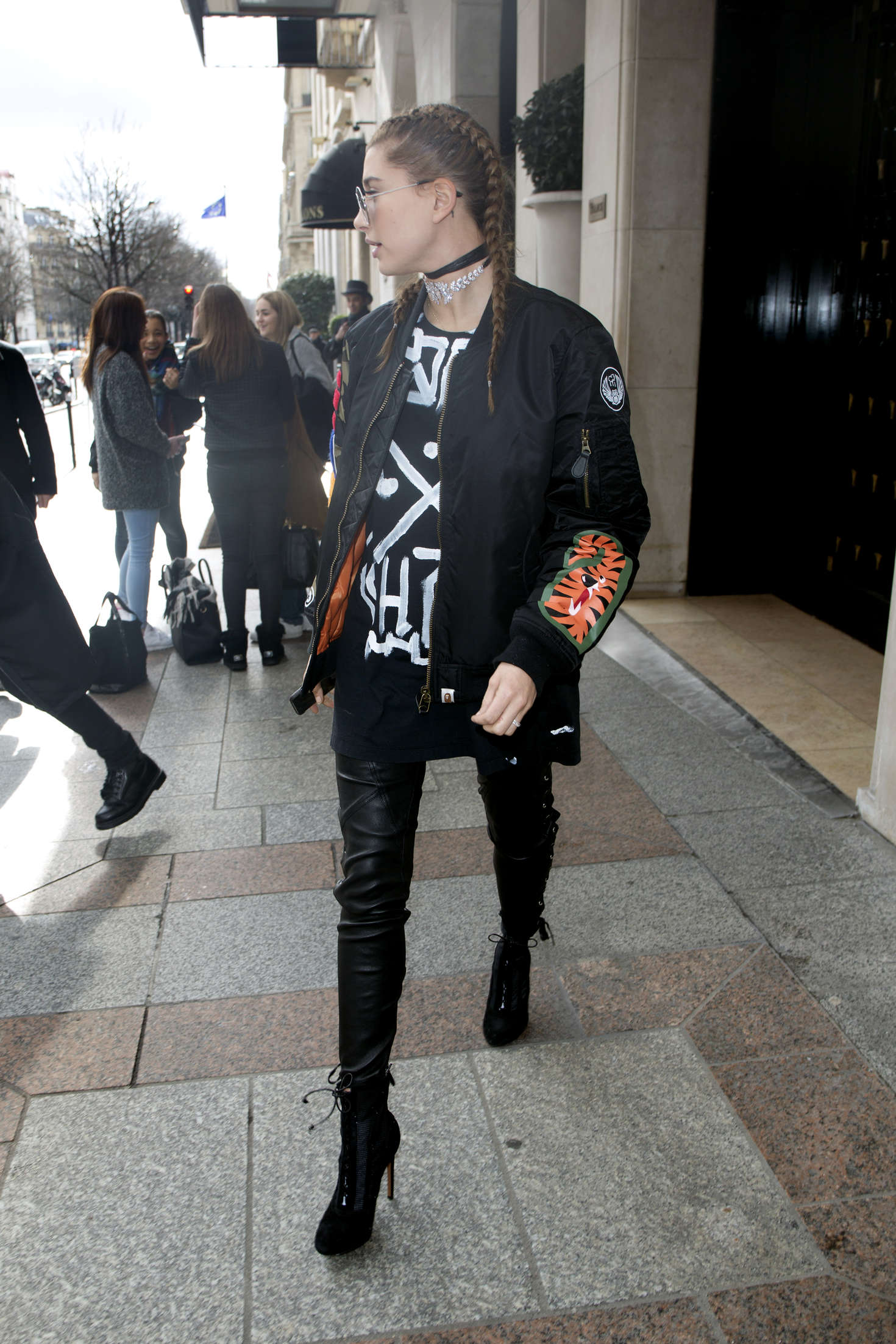 Hailey Baldwin leaving the George V Hotel