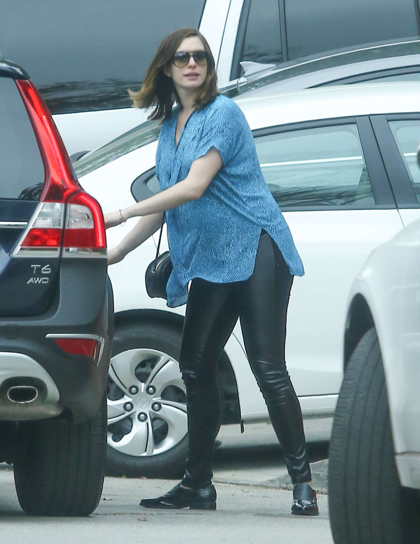 Anne Hathaway out in Hollywood