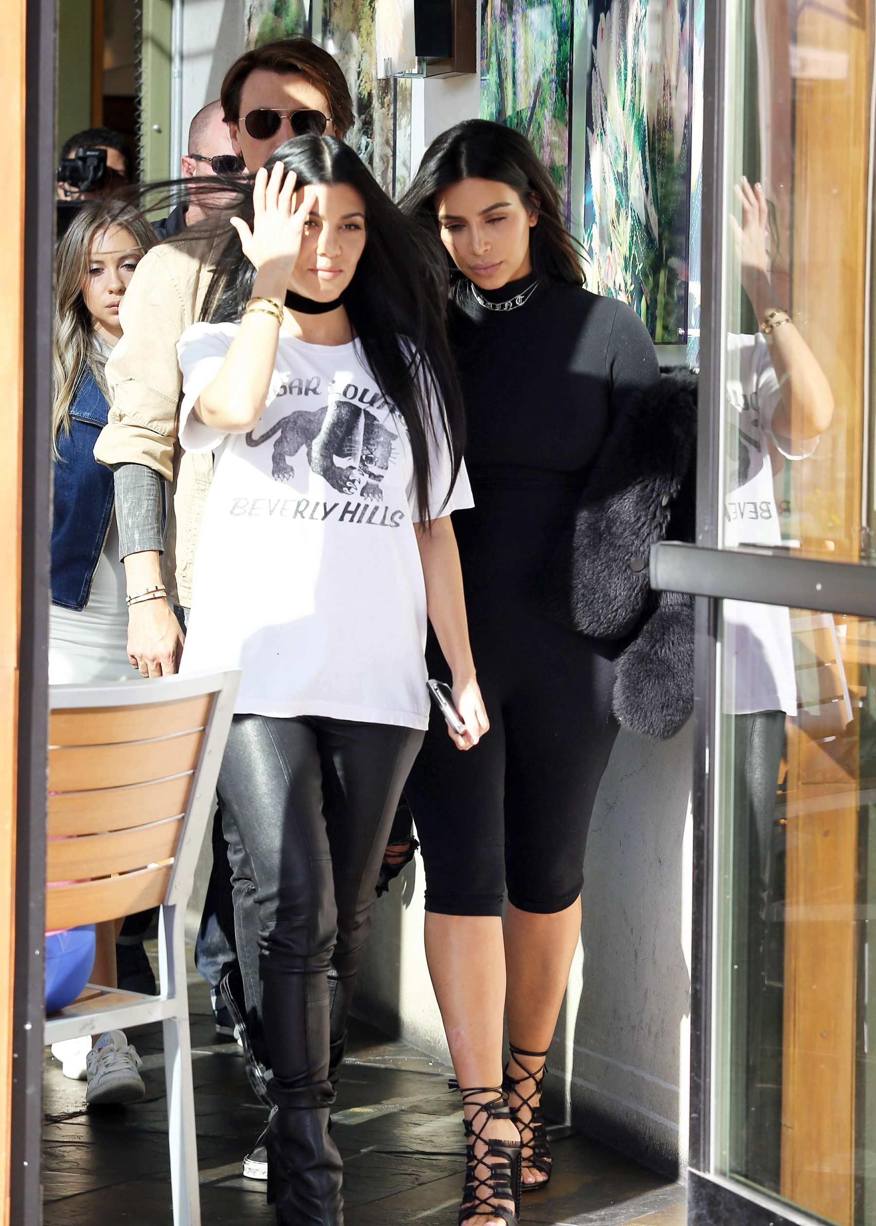 Kourtney Kardashian was seen with her sister Kim at Hugo’s Restaurant