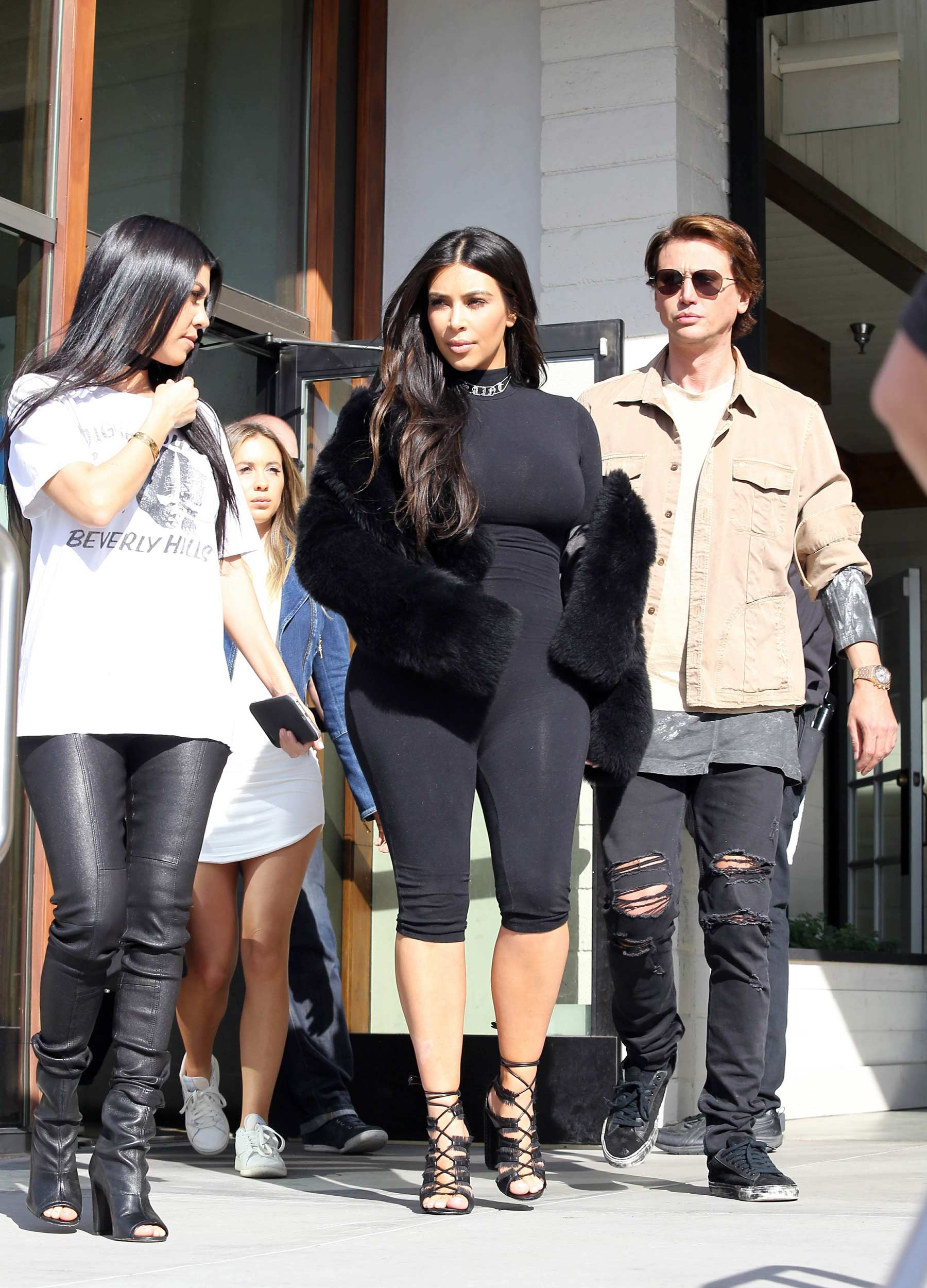 Kourtney Kardashian was seen with her sister Kim at Hugo’s Restaurant